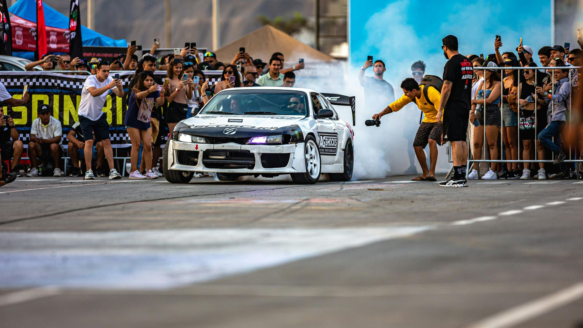 1. Spectateur de sports automobiles