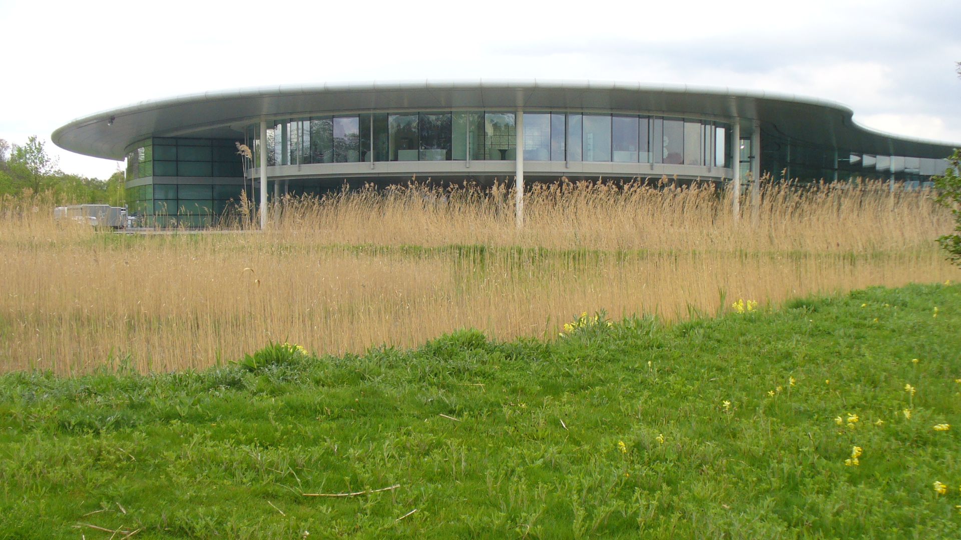15. L'entreprise a déménagé au McLaren Technology Centre en 2004