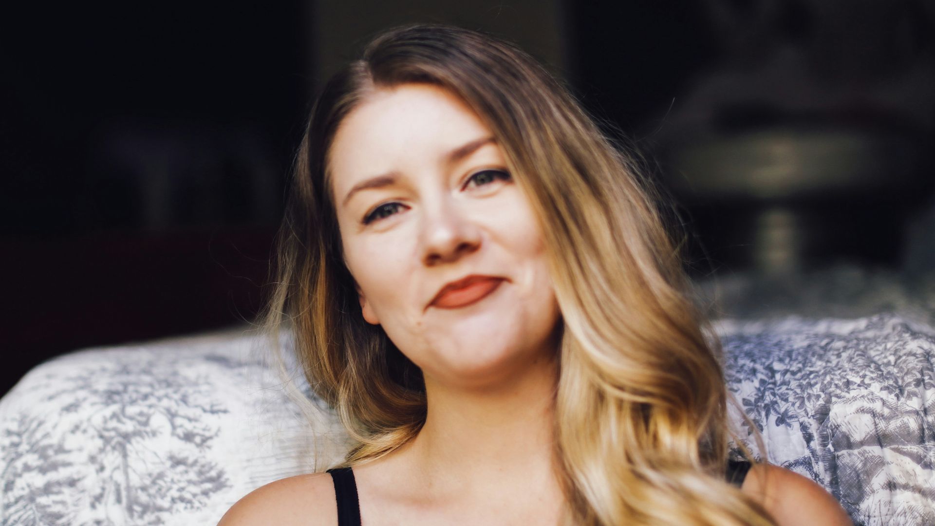 16. Elle utilise un humour acéré 