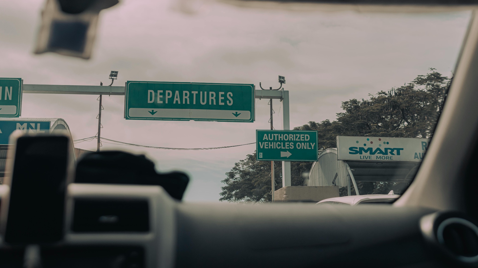 12. Vous devez vous lever tôt pour déposer et aller chercher vos amis à l'aéroport
