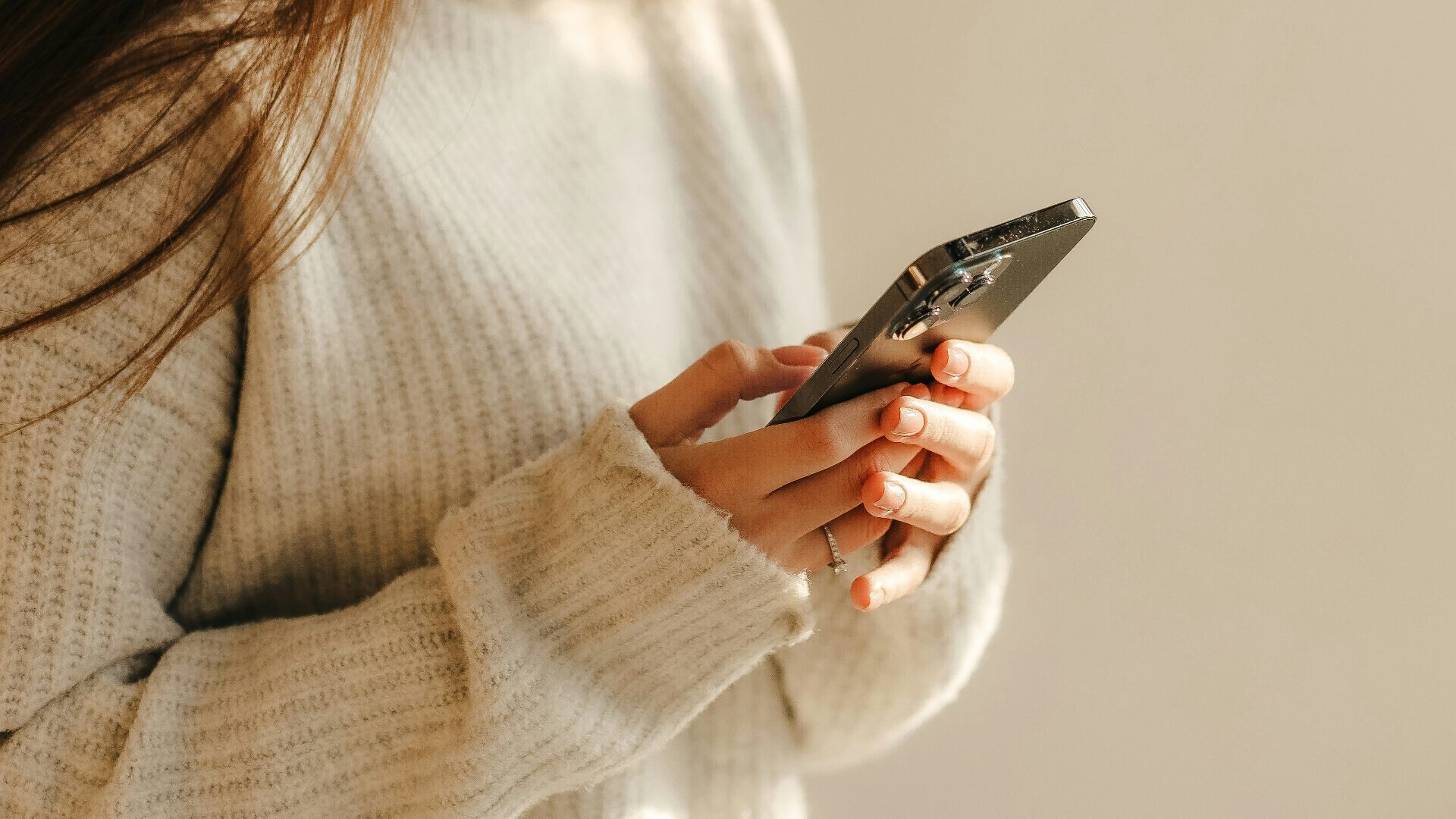 6. Il ne disparaît pas au milieu d'une conversation