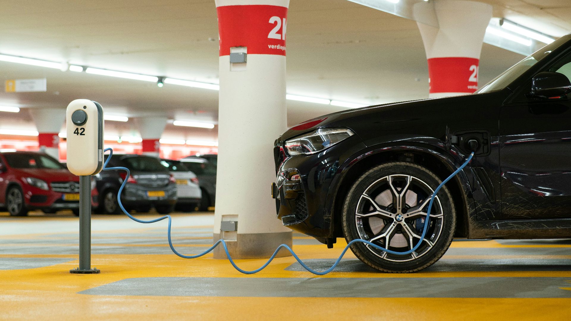 8. La fiabilité des bornes de recharge publiques s'améliorerait