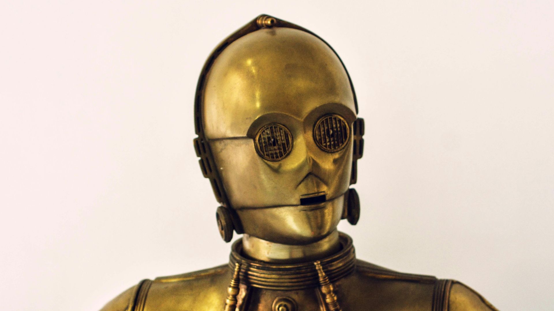 11. La jambe argentée de C-3PO