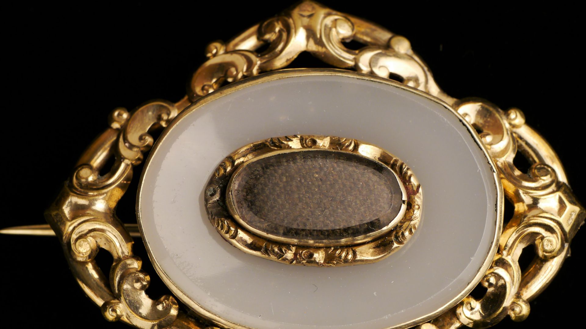 10. Bijoux de deuil victoriens (années 1800)