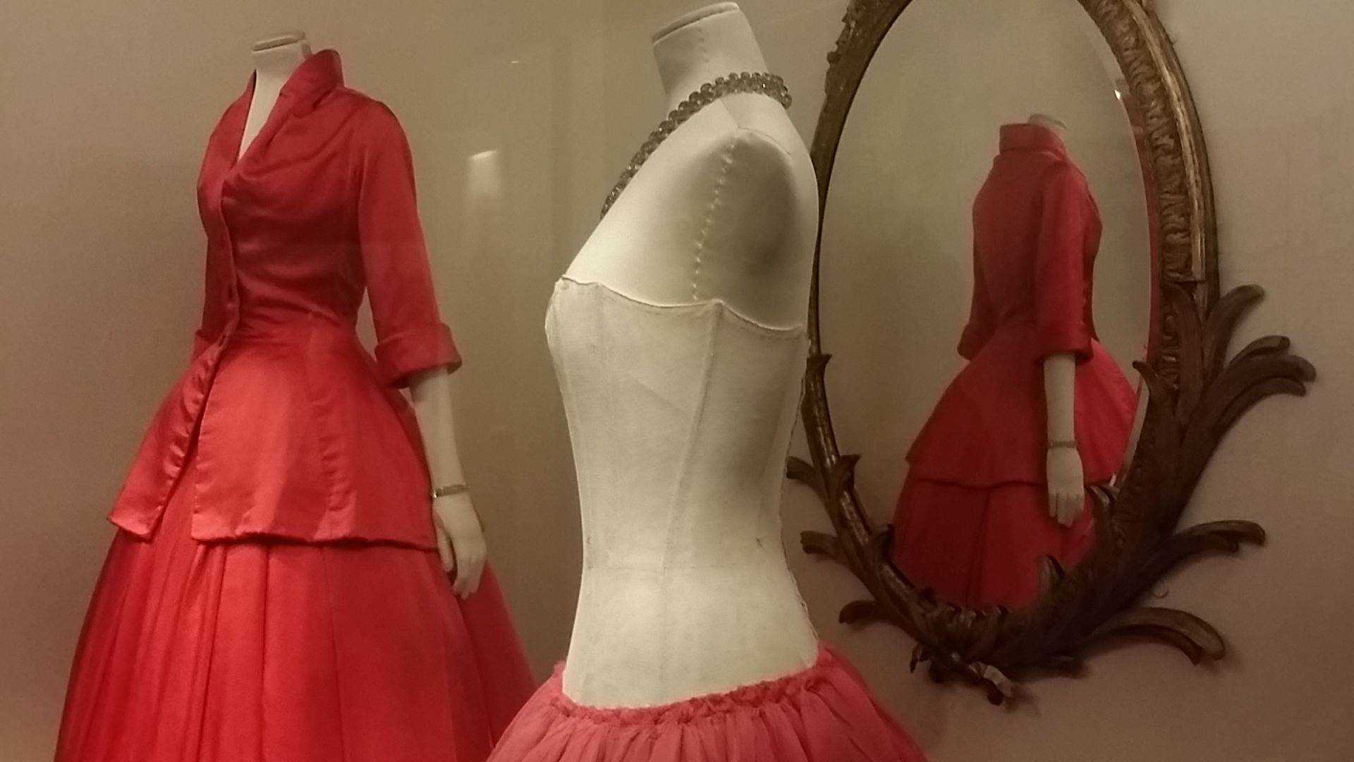 11. Robe vintage Dior New Look des années 1950