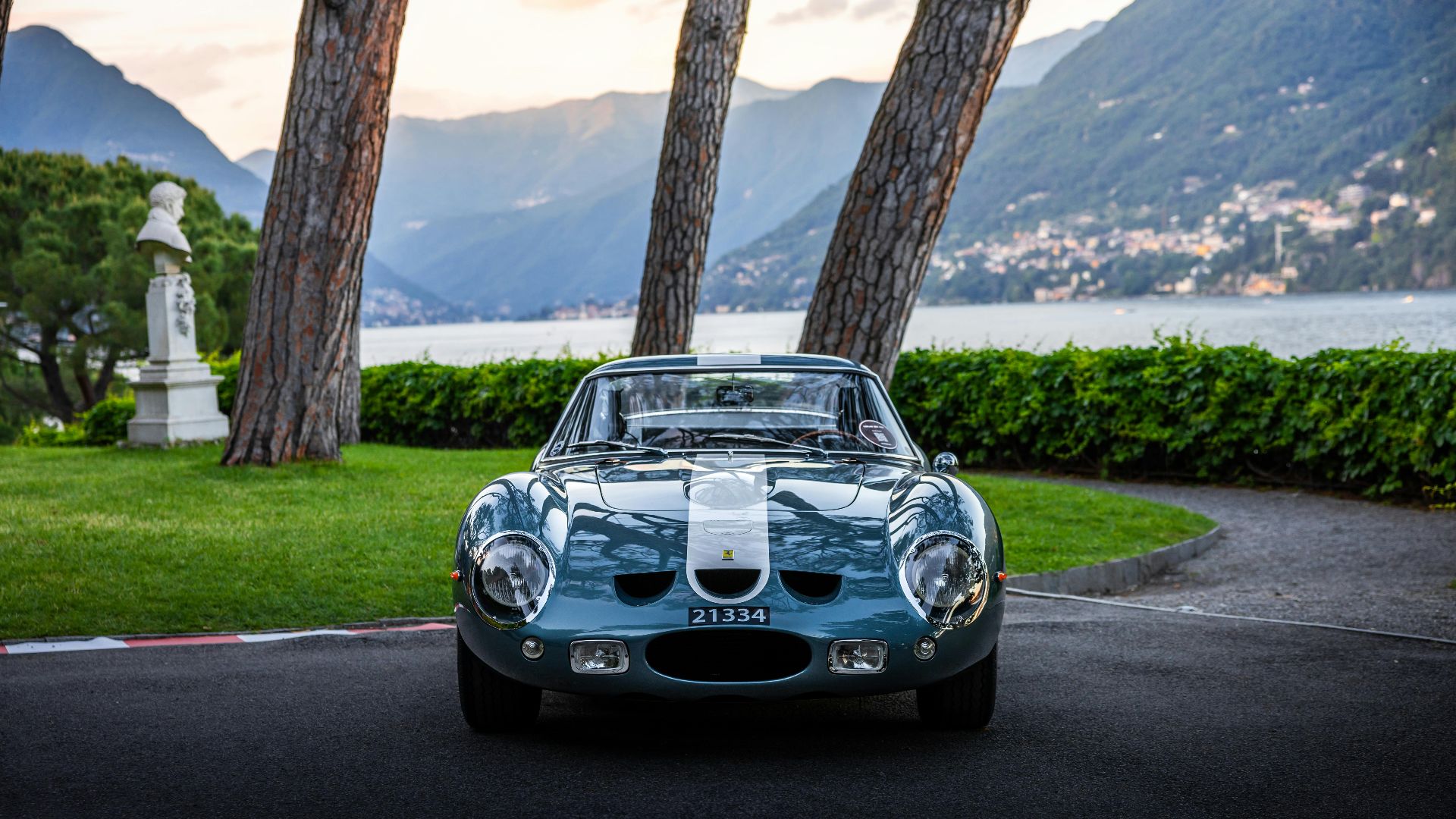 3. Mercedes-Benz 300SL Gullwing
