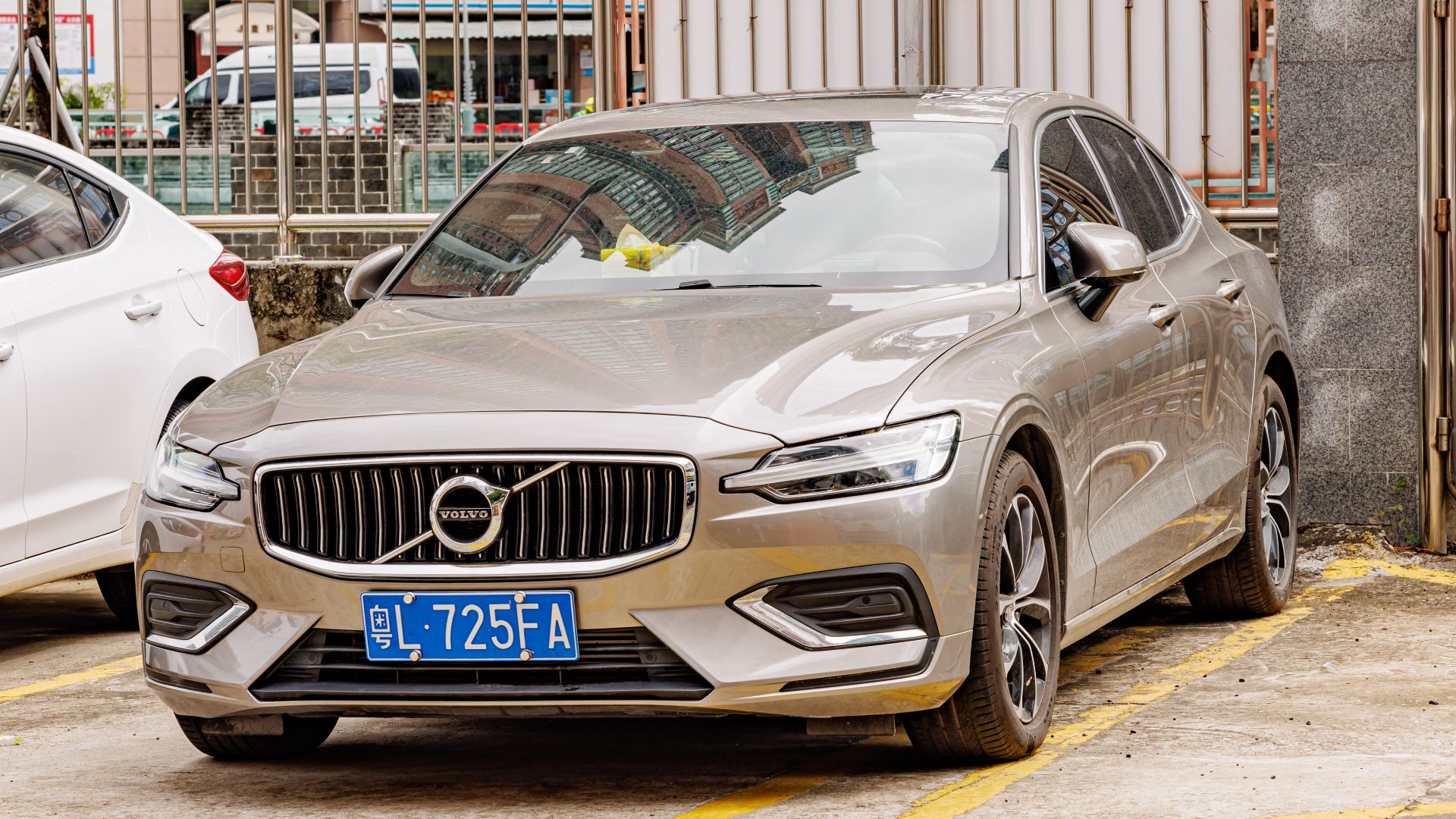 13. Volvo S60