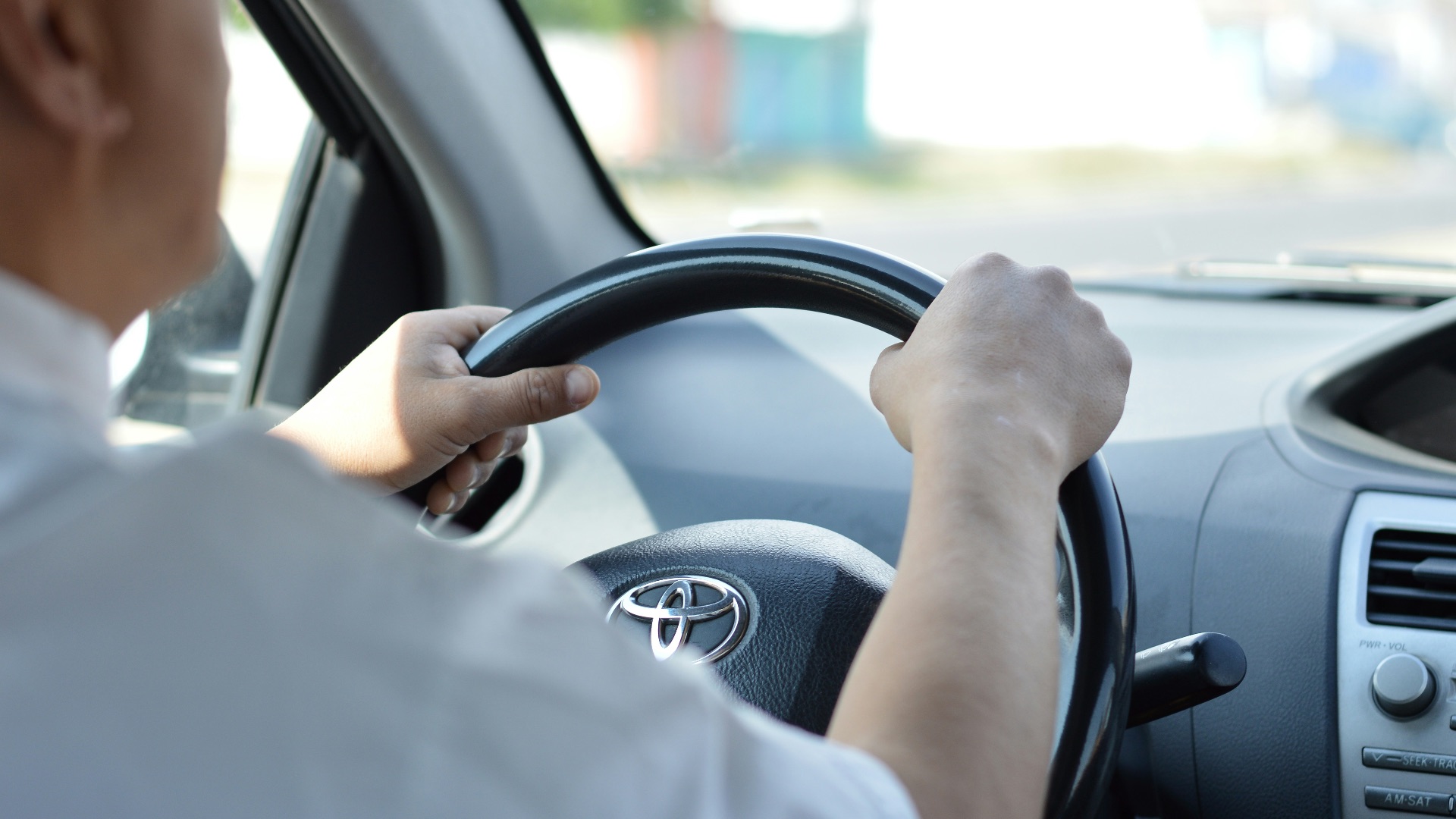 11. Vous conduisez lentement et régulièrement