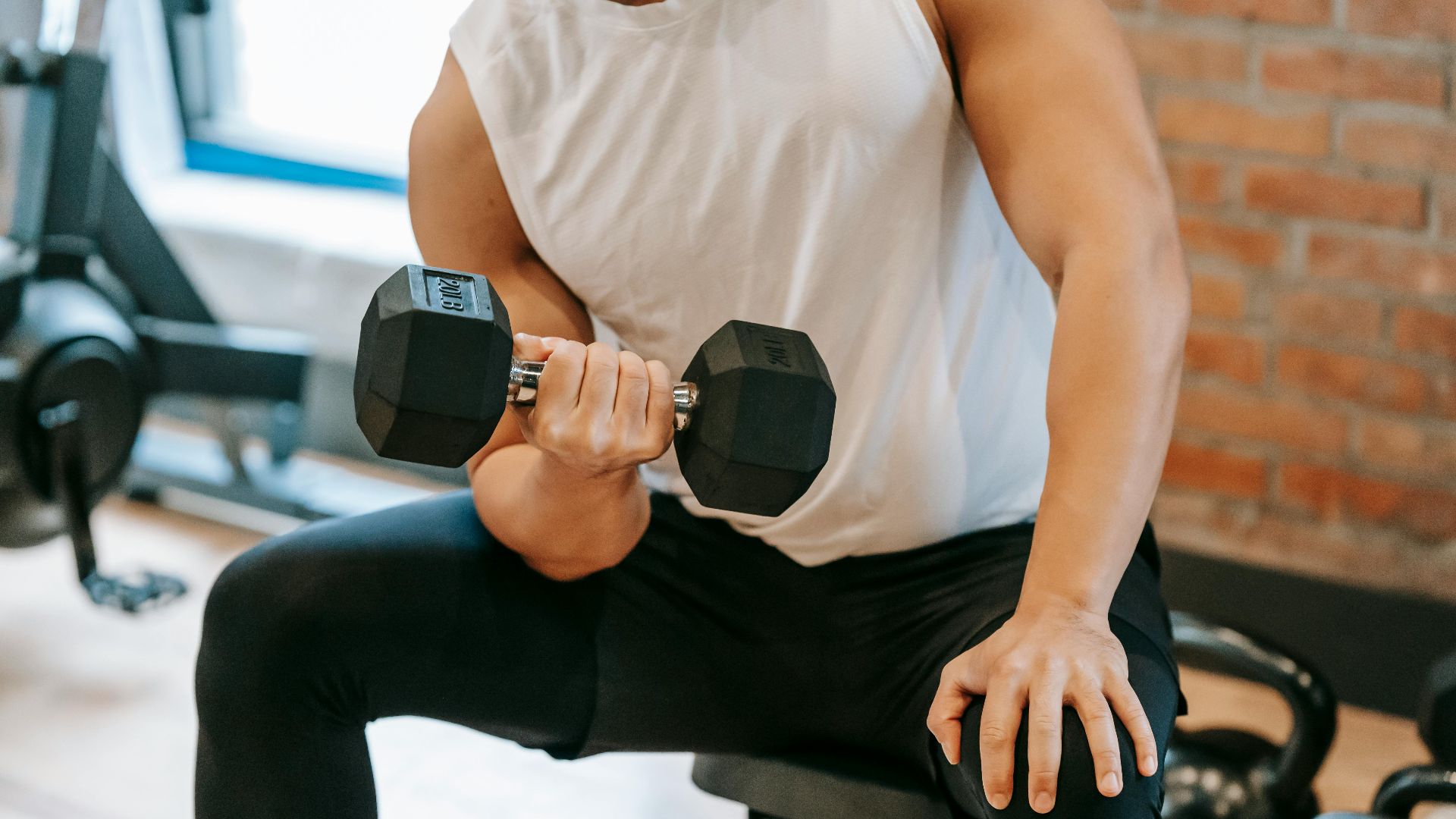 7. Ne négligez pas vos biceps