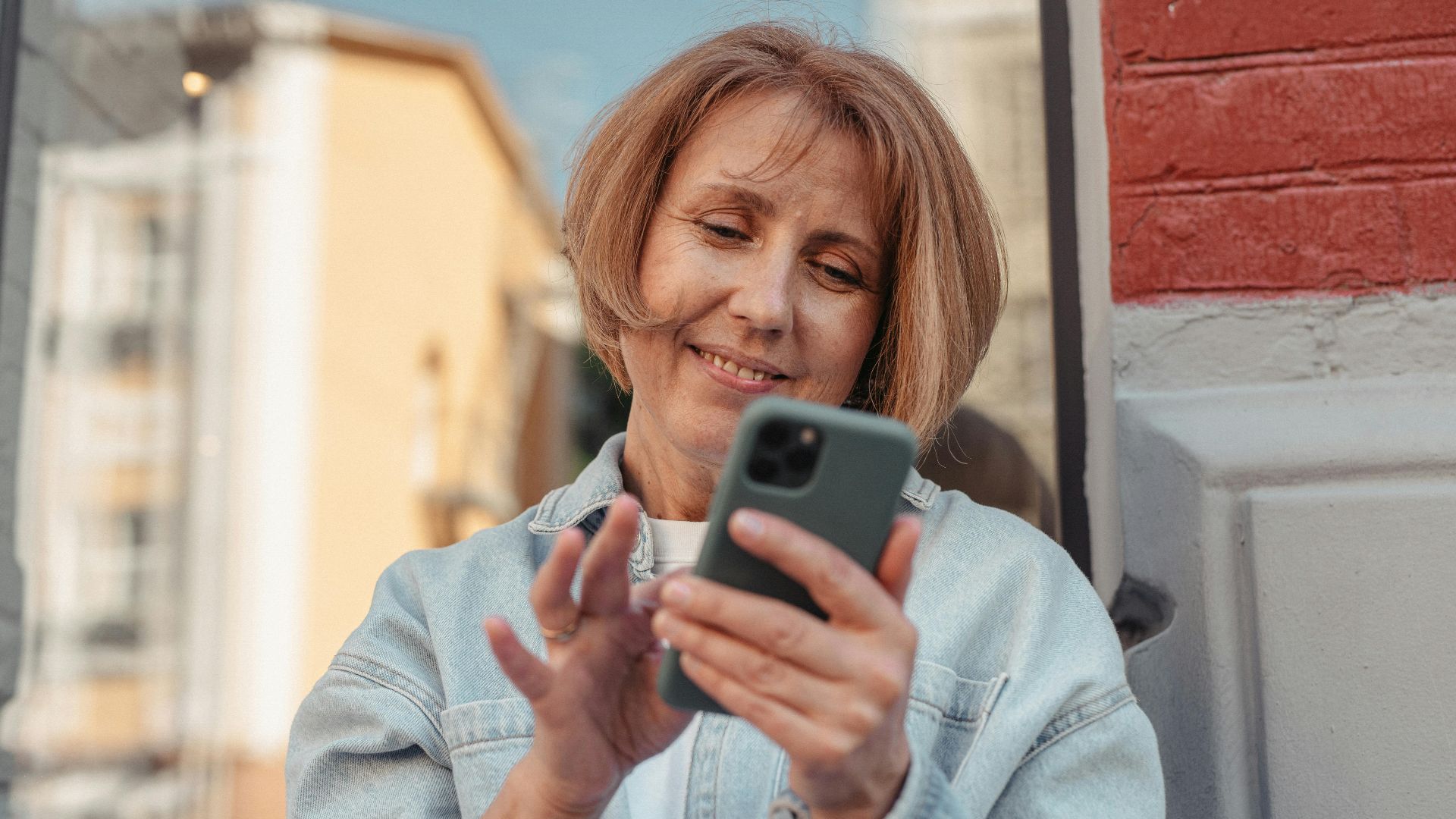 4. Vous envoyez des SMS à tout le monde pour vous assurer qu'ils sont bien rentrés chez eux