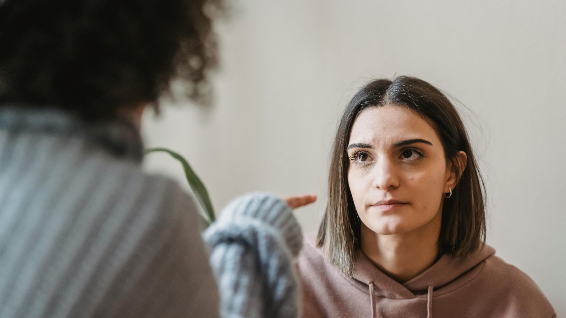 9. Les opinions sont rejetées