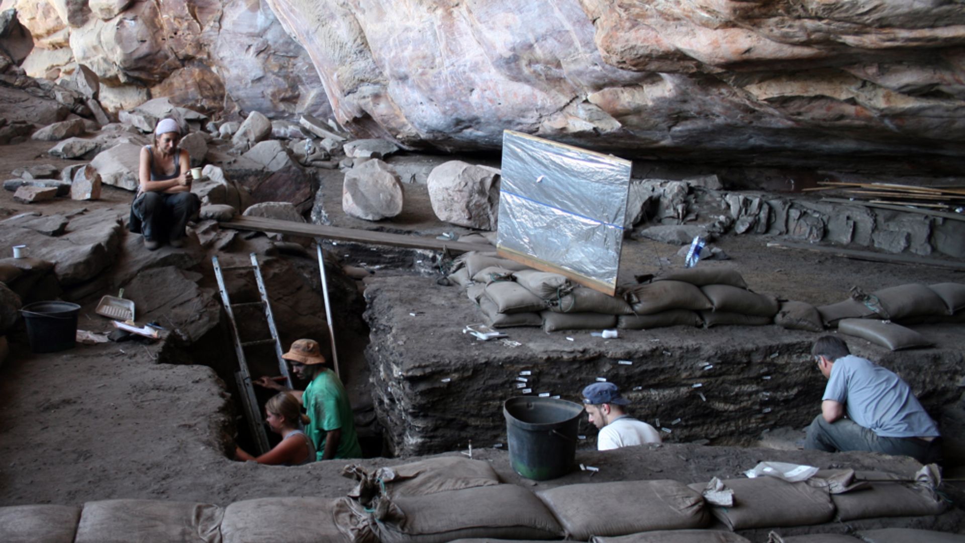 5. Diepkloof Rock Shelter Contenants gravés en coquille d'œuf d'autruche