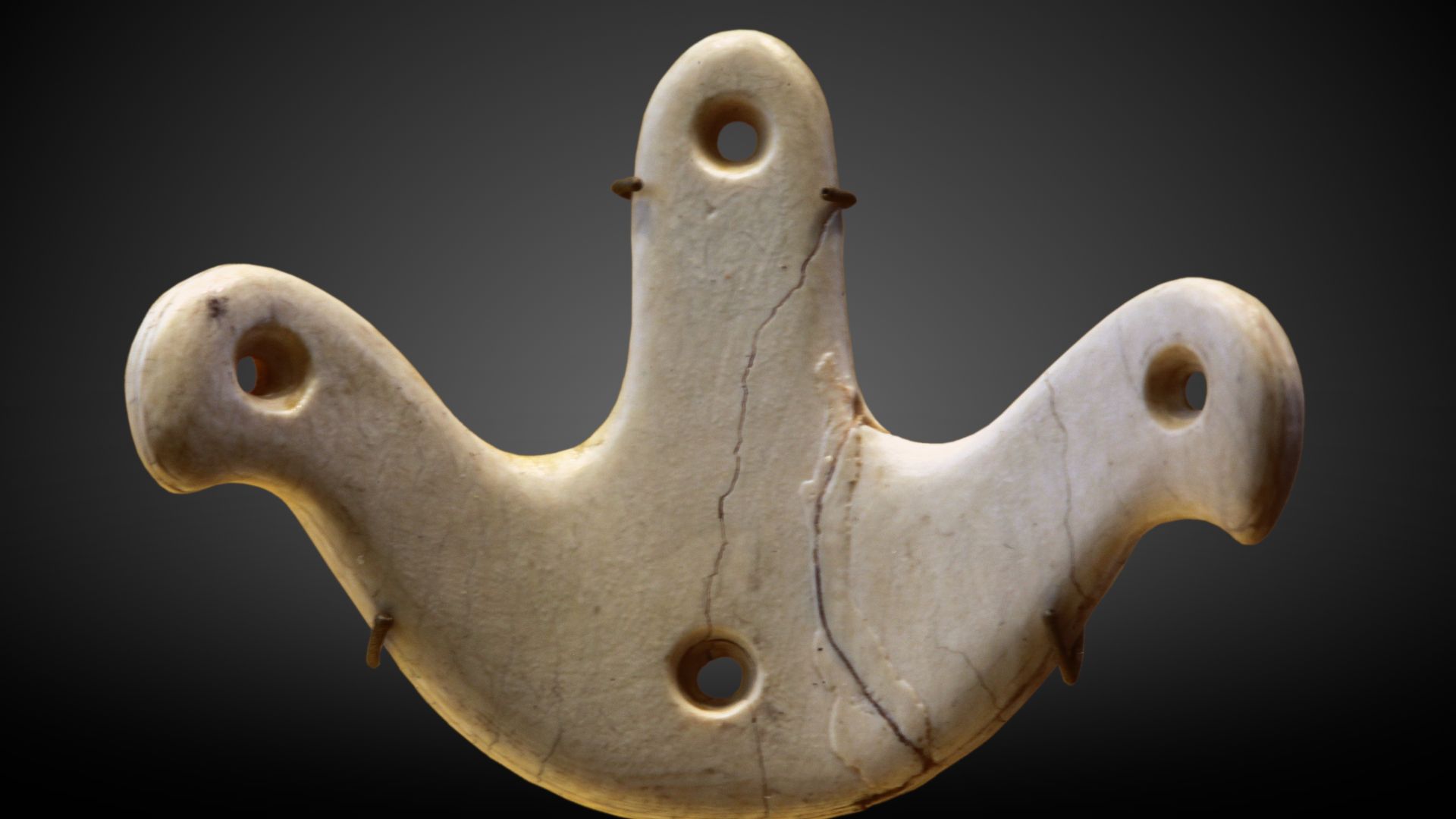 20. Pendentif en ivoire représentant un oiseau, Mal'ta, Sibérie