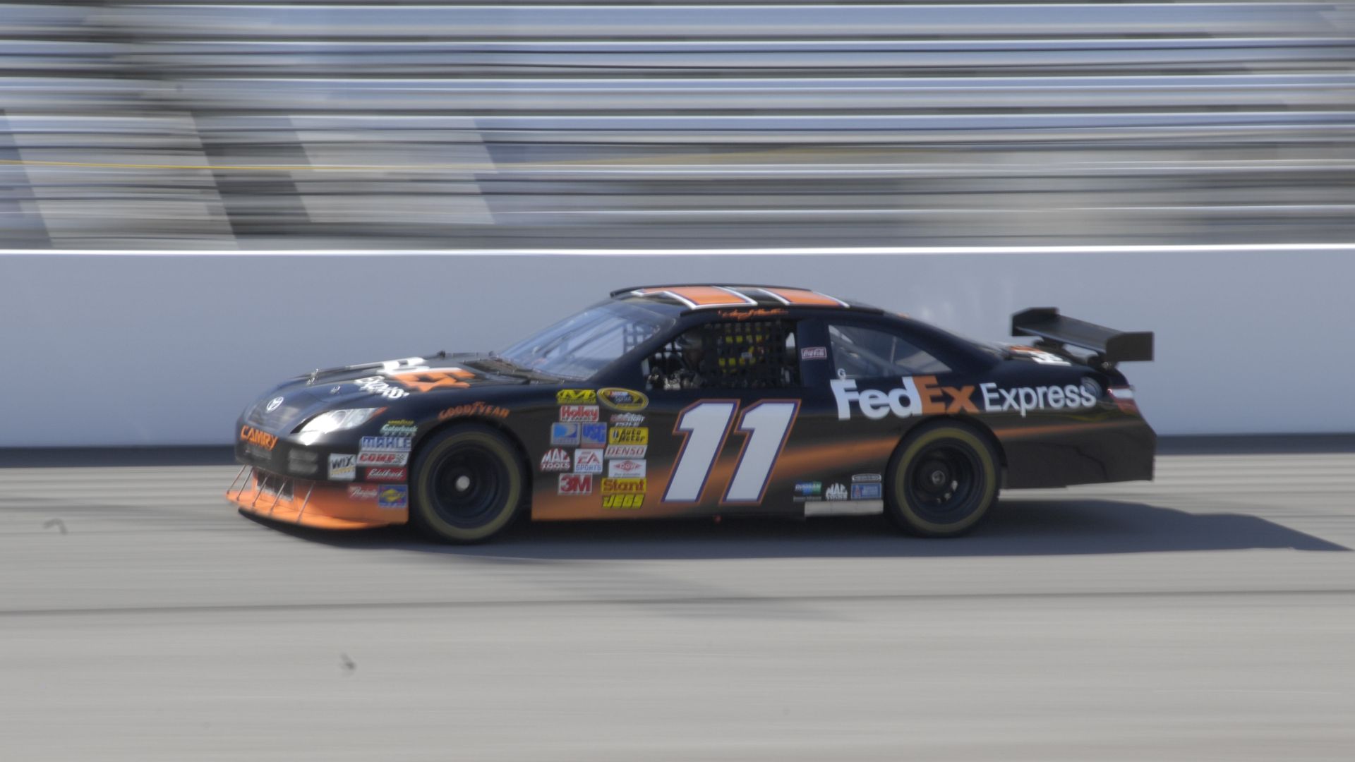 20. Denny Hamlin #11 FedEx 2010