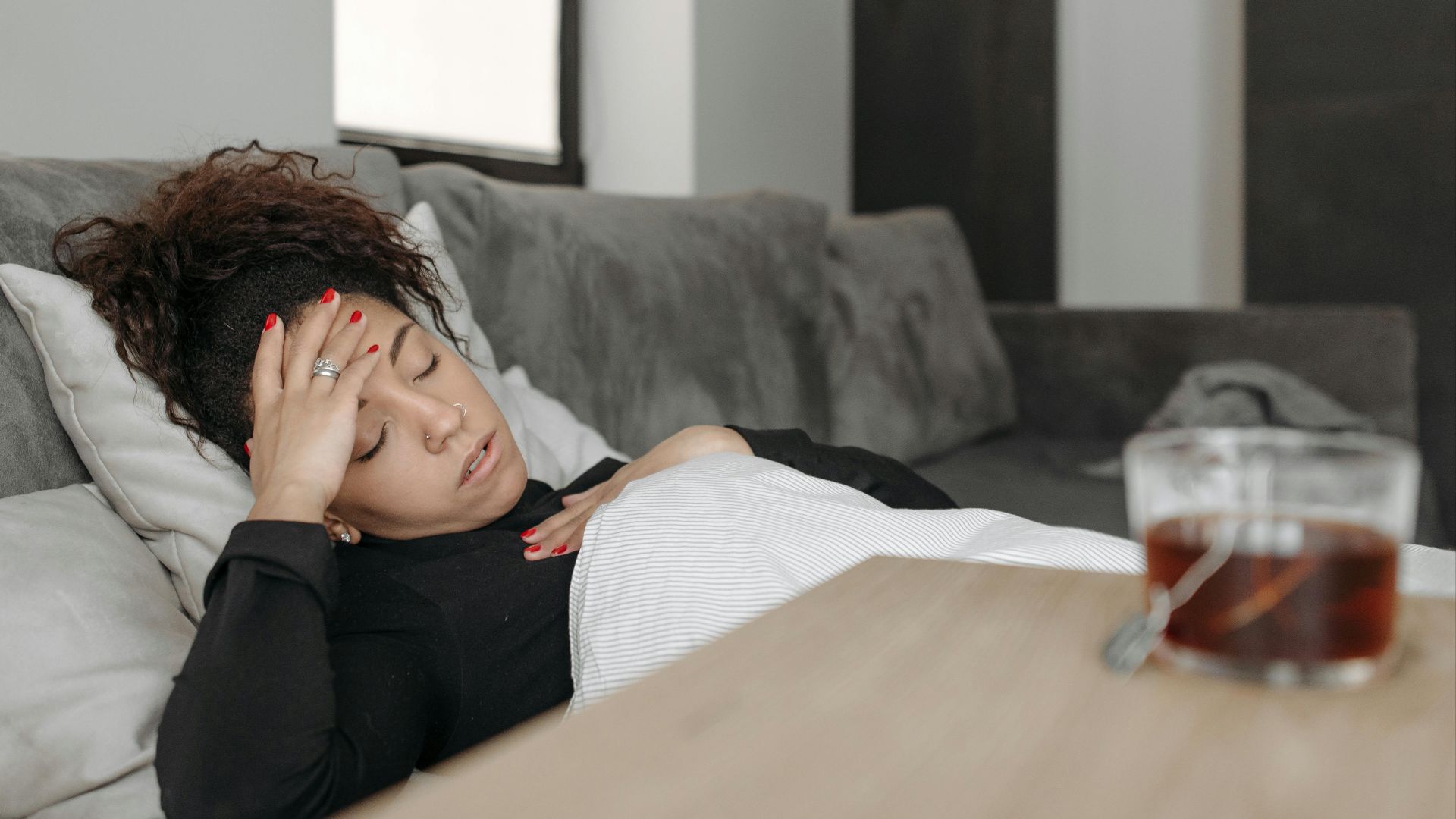 5. Douleurs abdominales intenses accompagnées de vomissements