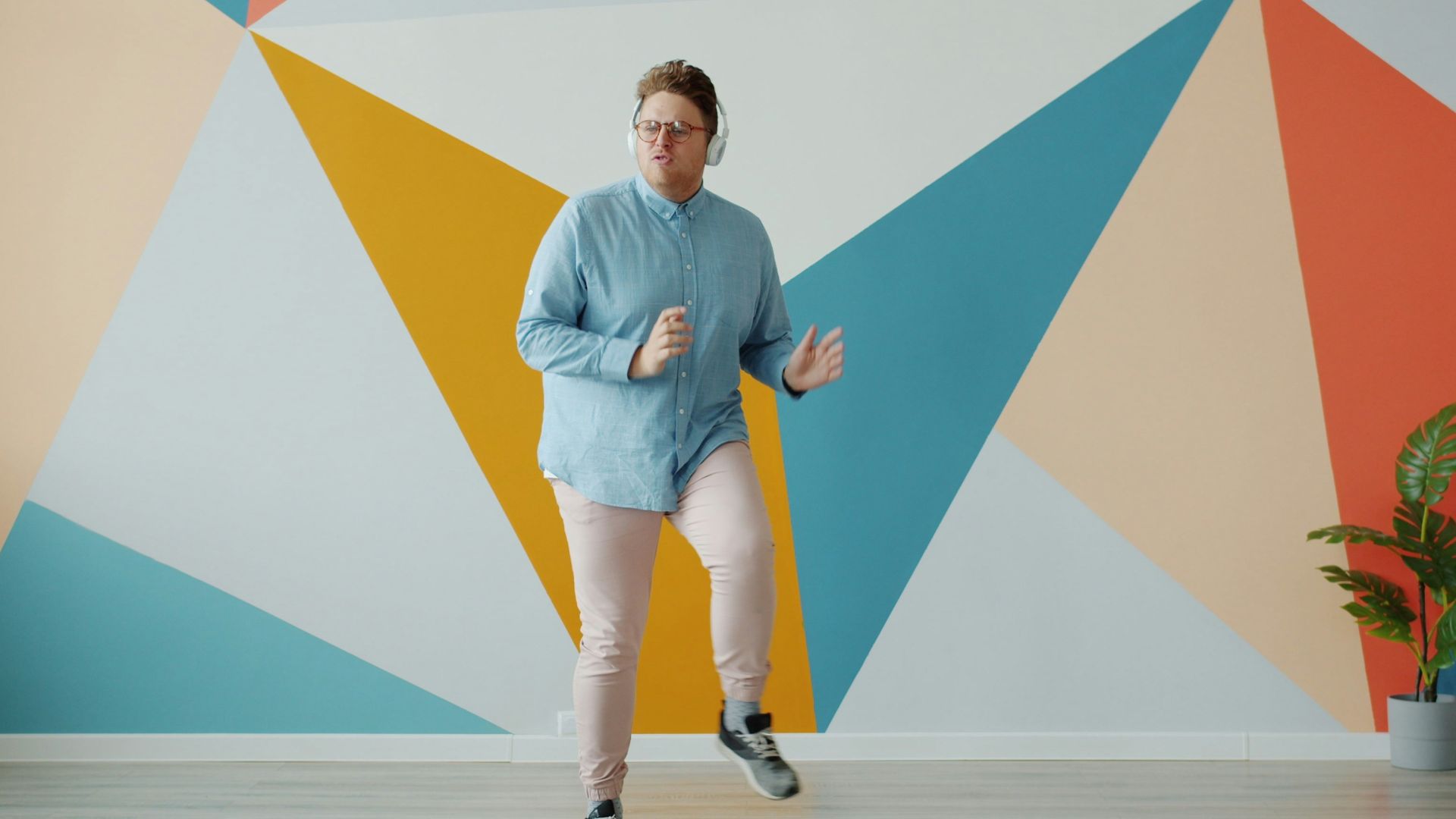 16. Un gentleman ne danse jamais « trop ».