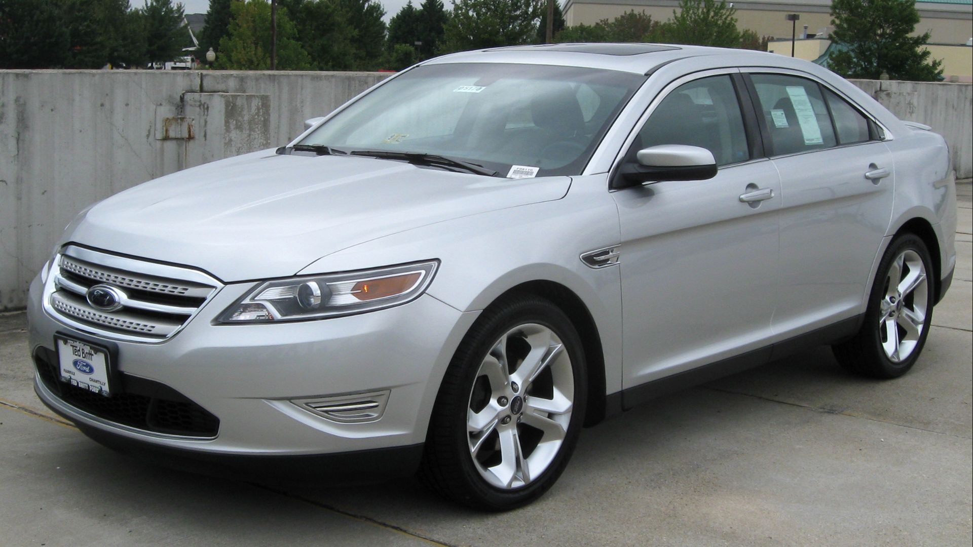 19. Ford Taurus SHO