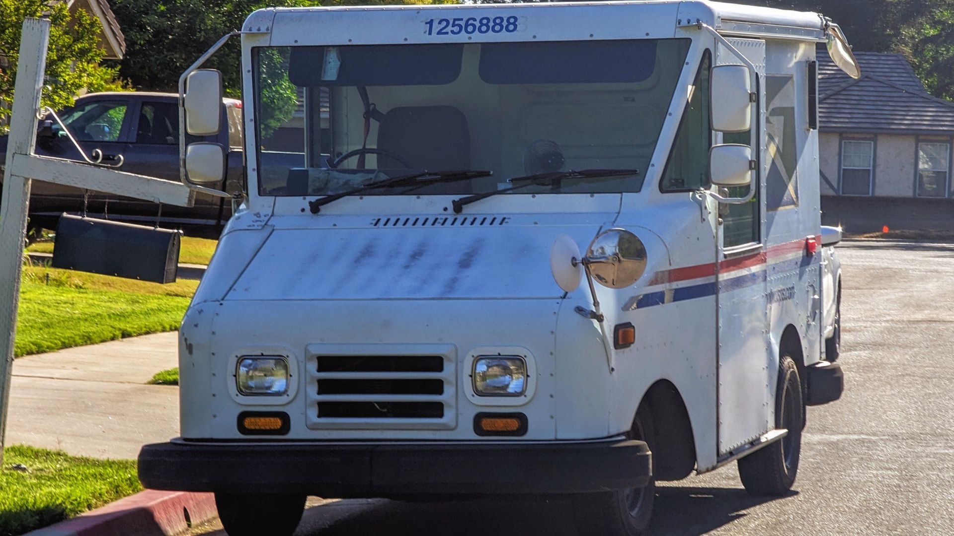 2. Grumman LLV (véhicule longue durée de l'USPS)