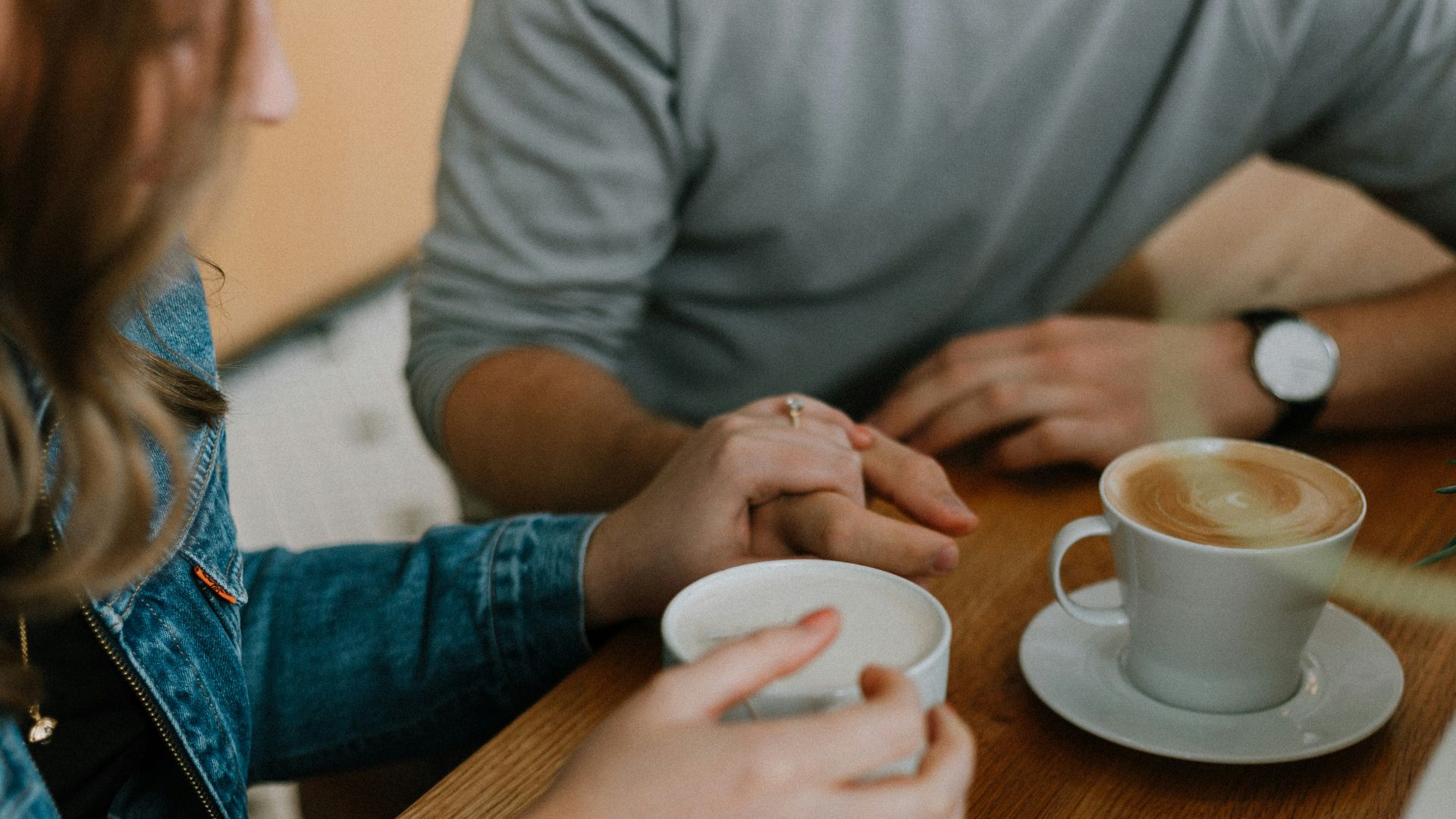 5. Ils expriment leurs pensées à voix haute