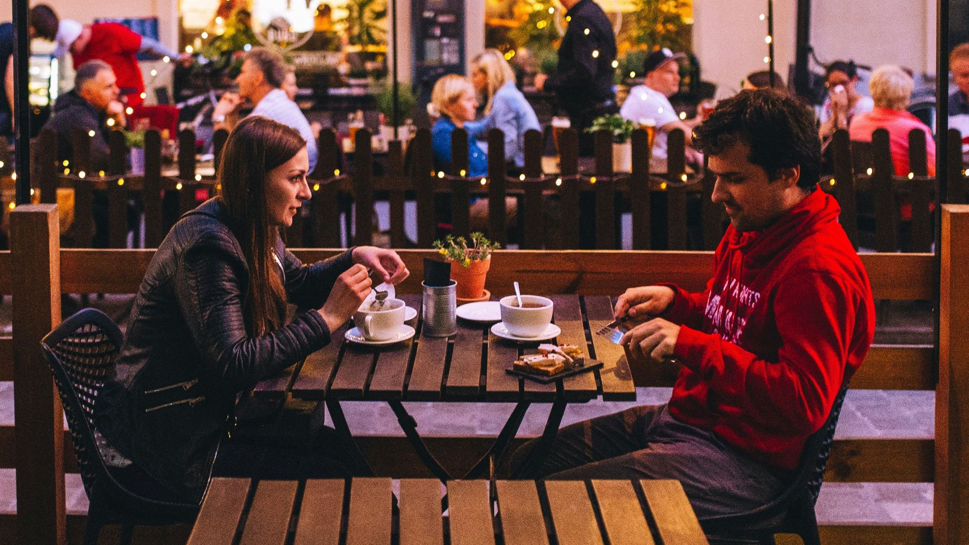 9. Ils vérifient verbalement le consentement