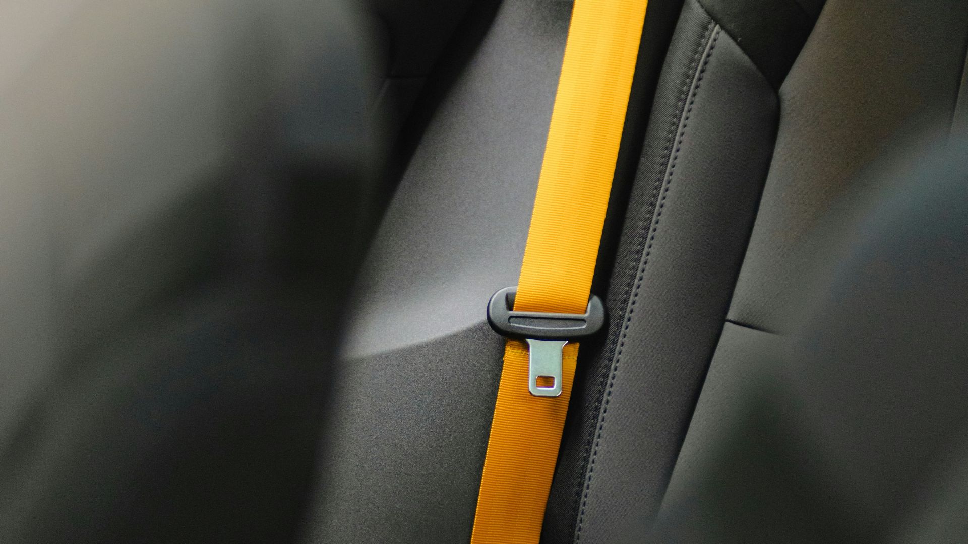 13. Ajoutez une housse de ceinture de sécurité en satin ou à finition douce