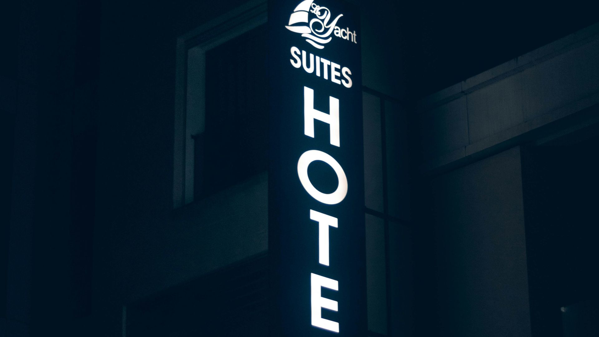 15. HotelTonight