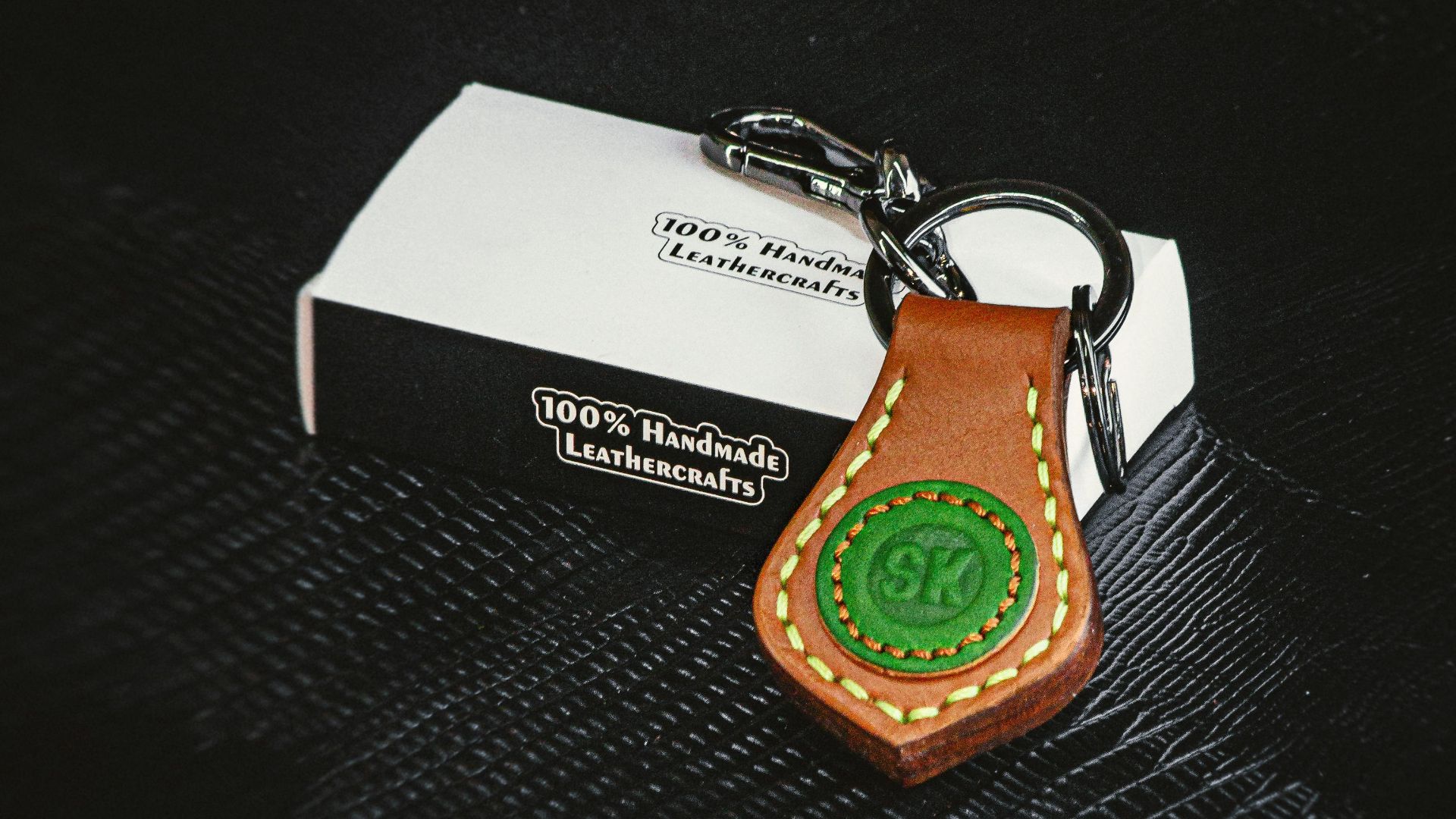 1. Housse en cuir pour porte-clés