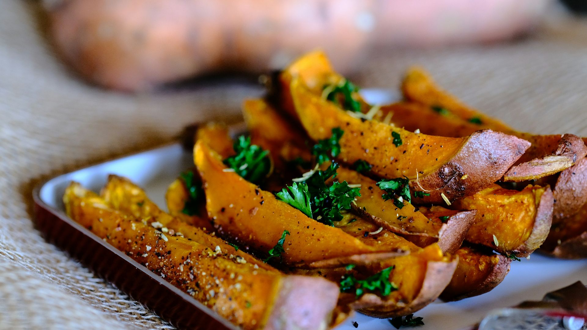 18. Sauté de patates douces et de chou frisé