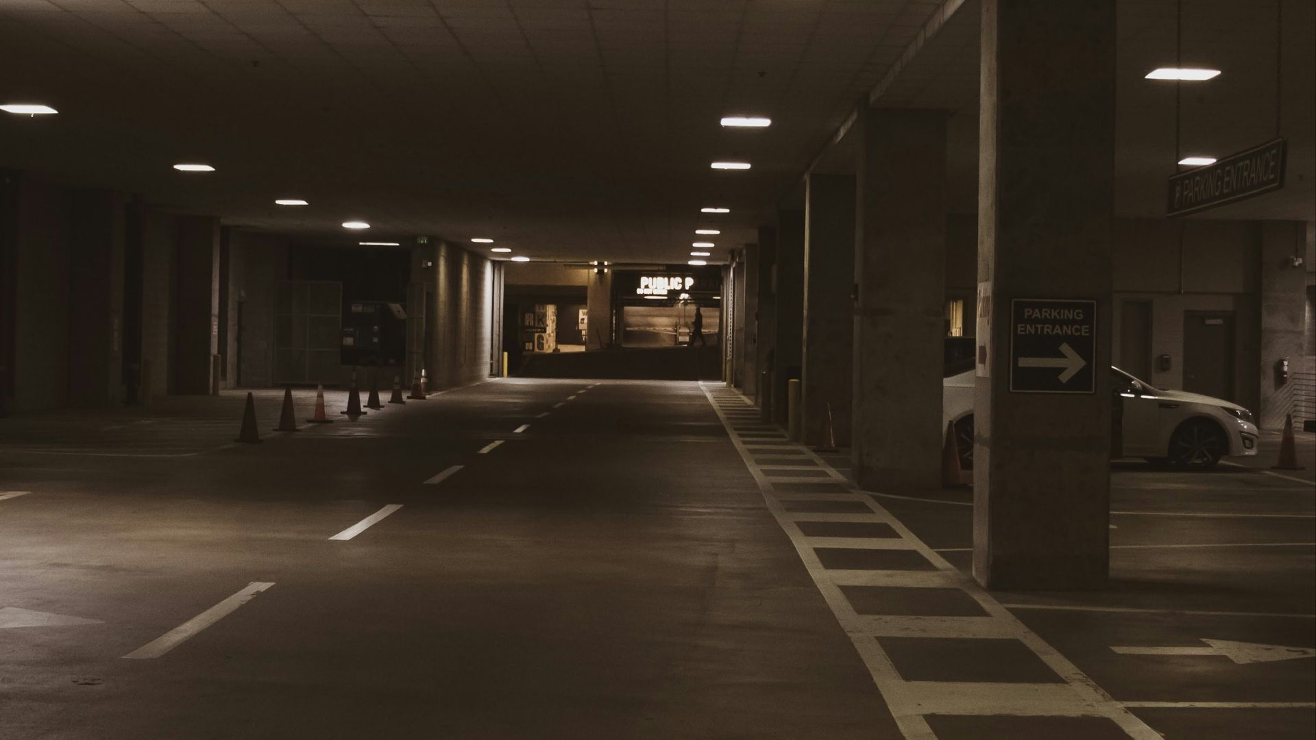 6. Traverser un parking sombre