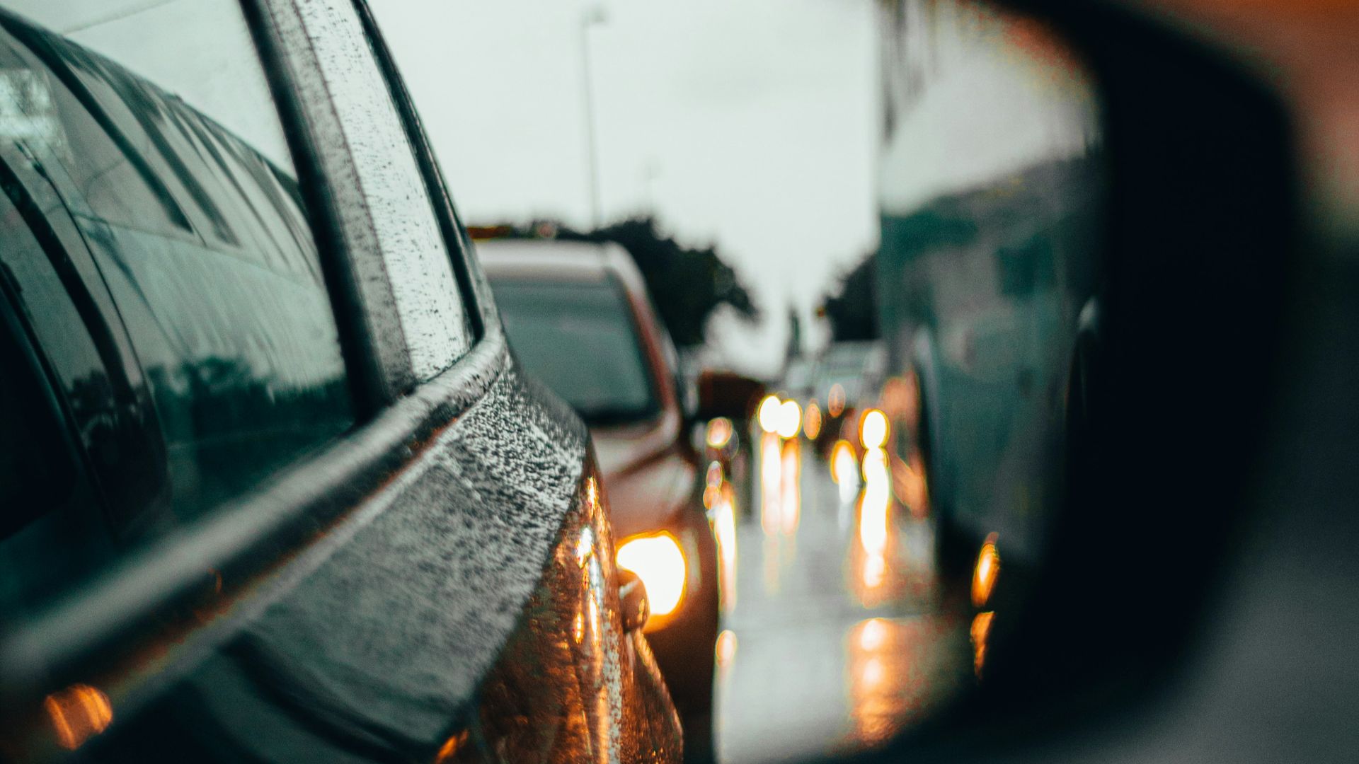 6. Régler les rétroviseurs de manière à voir trop votre propre voiture