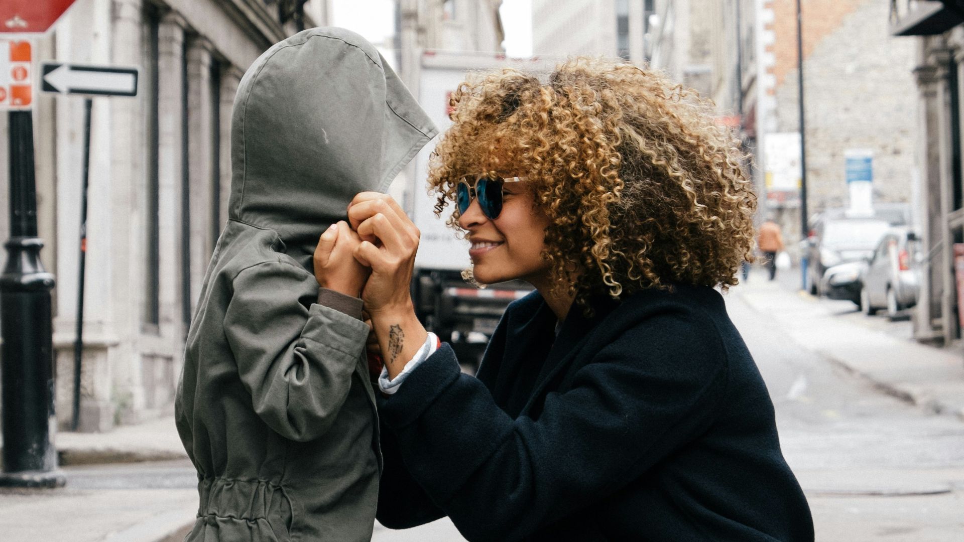 7. Quand elle est avec ses enfants et clairement concentrée sur eux