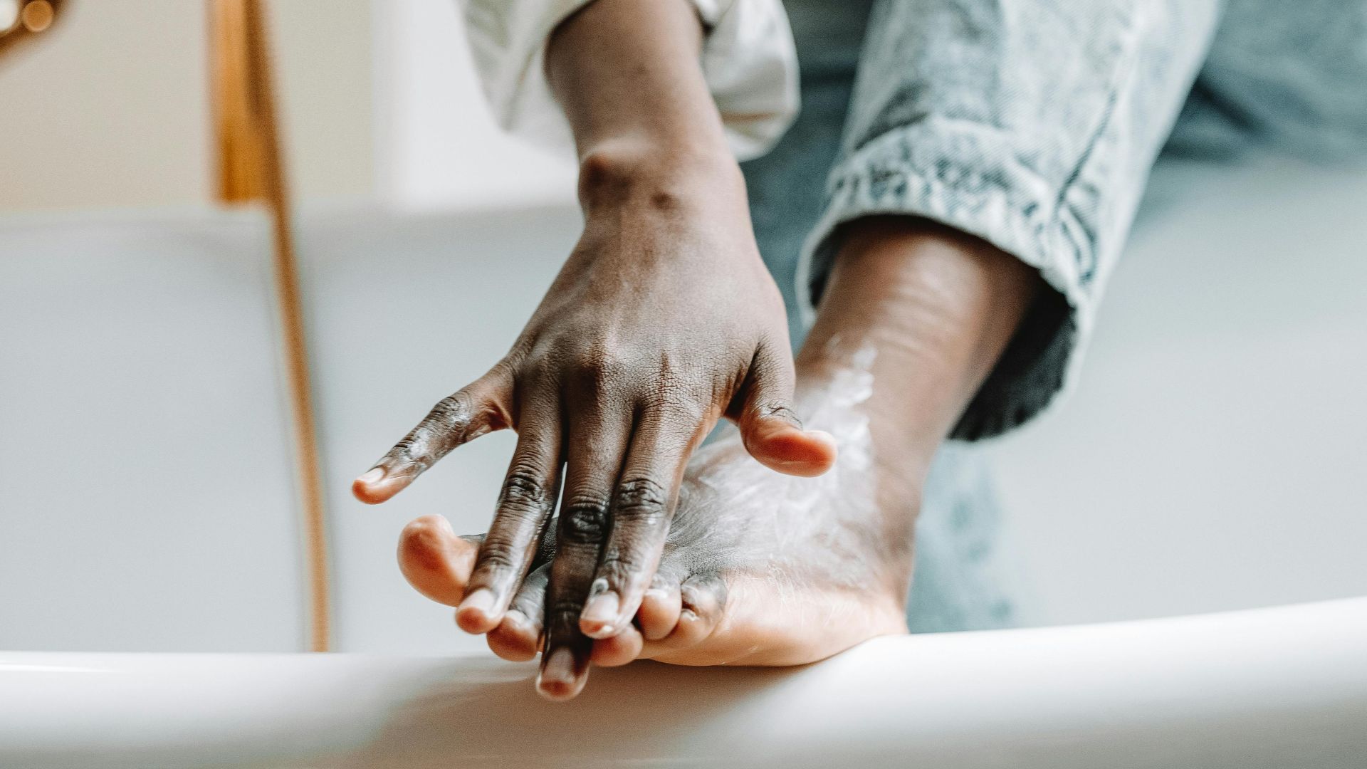 4. Appliquez une crème à base d'urée ou d'acide salicylique