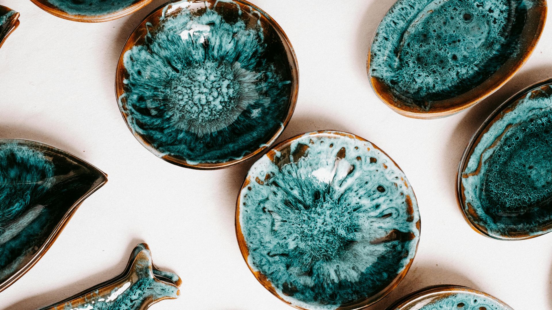 10. Collection de poteries artisanales