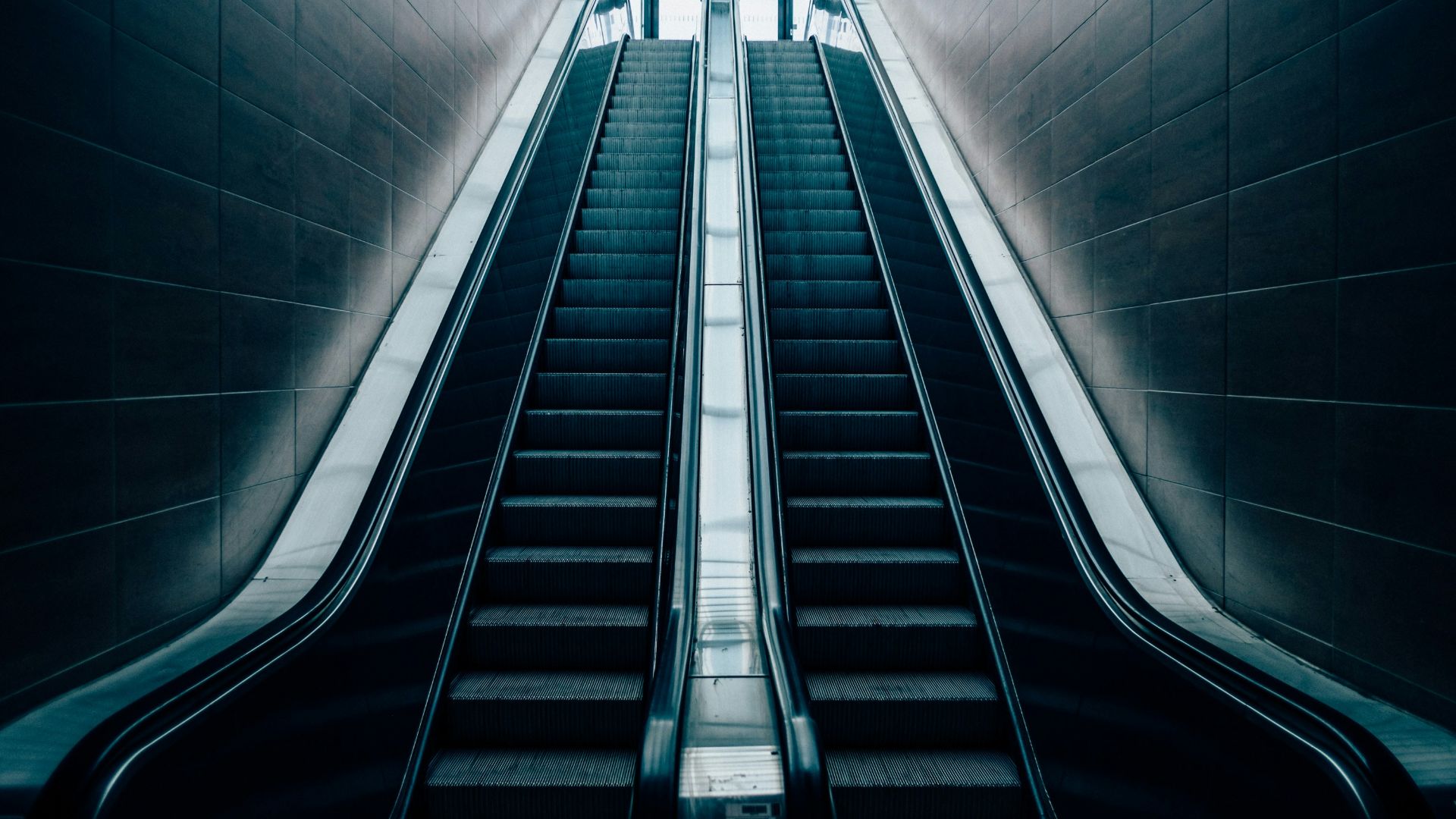 19. L'escalator