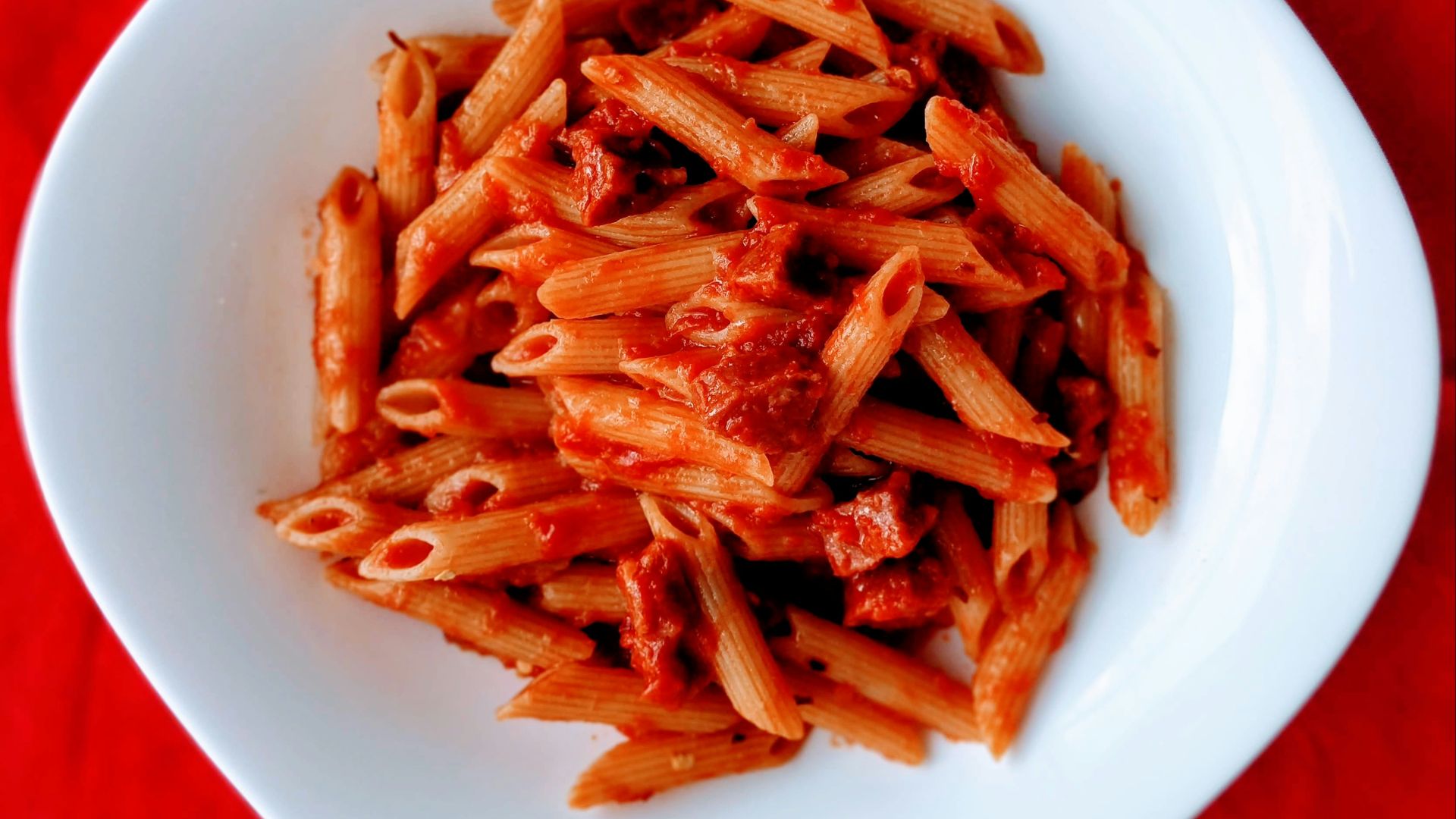 18. Pâtes complètes à la sauce tomate