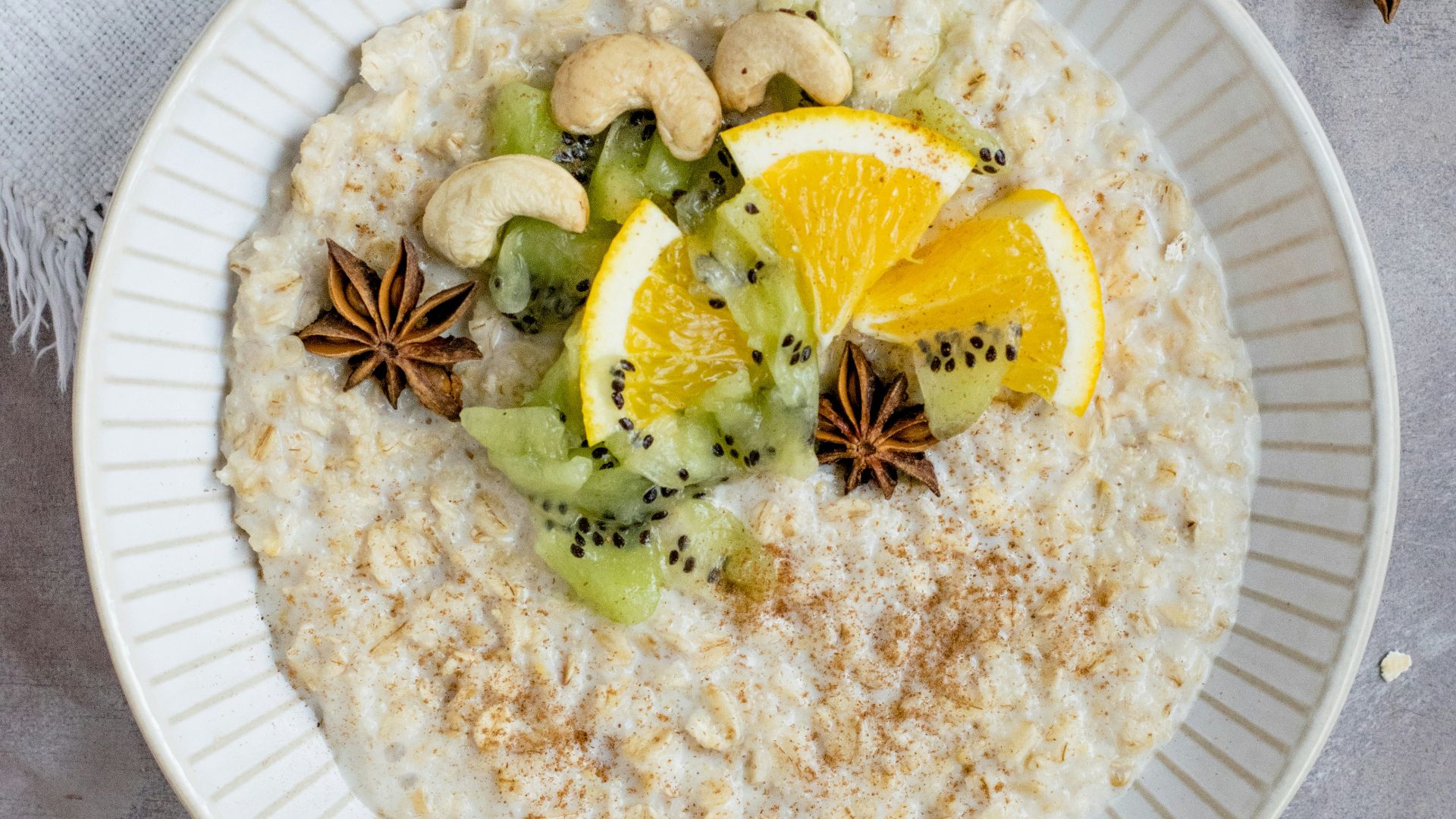20. Porridge chaud au quinoa et au lait d'amande