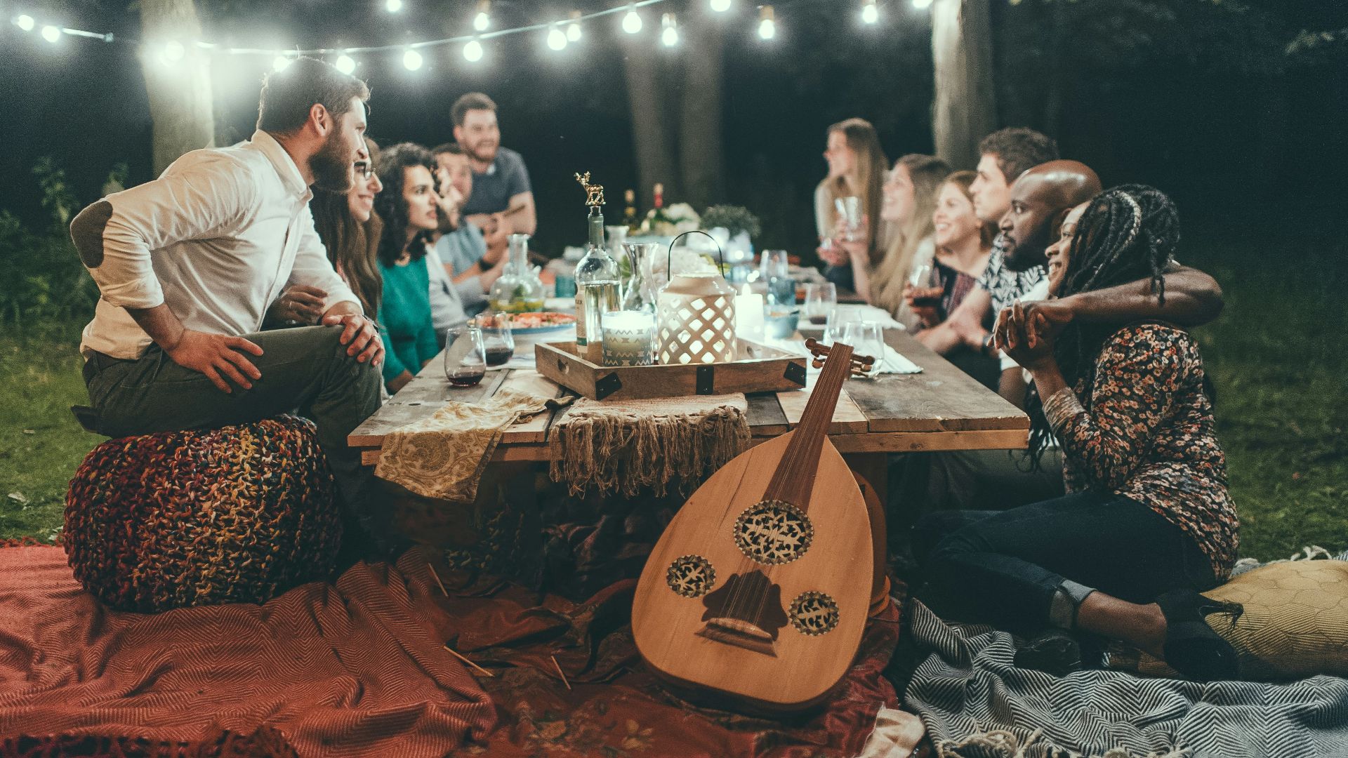 8. Il vous présente à ses amis et à sa famille