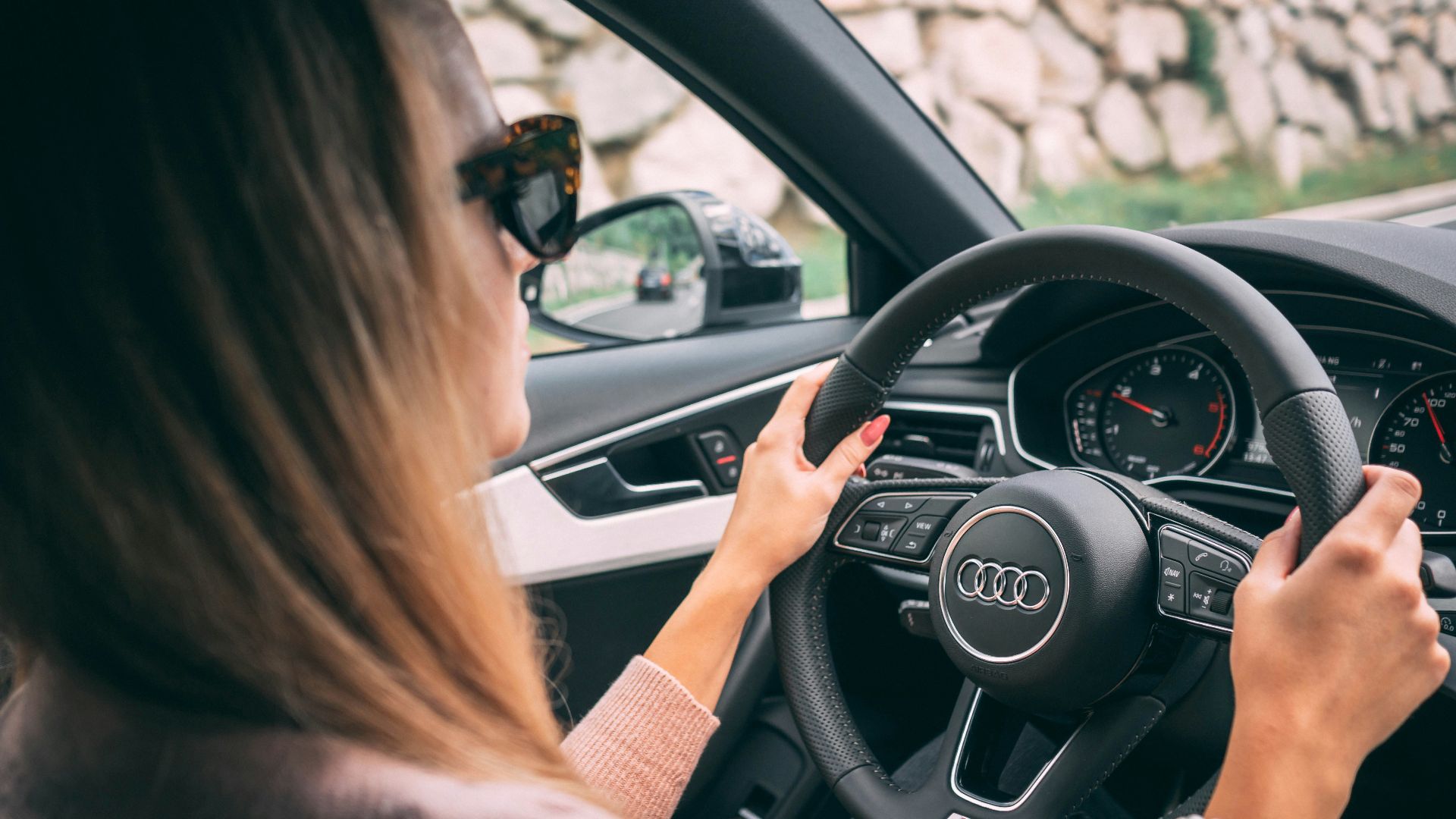 5. Quelle est la marque de cette voiture ?