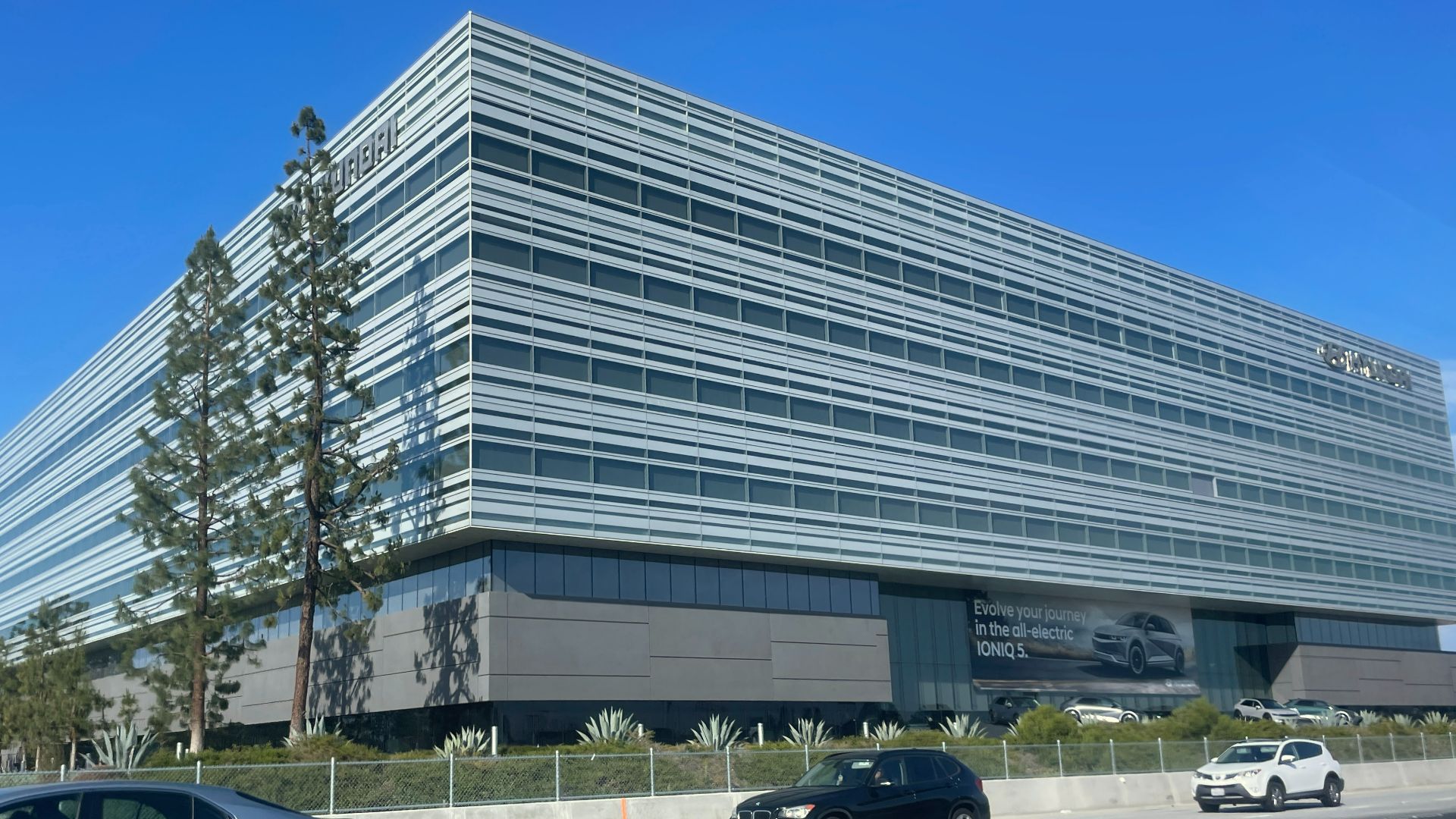 12. Ouverture du California Design Center