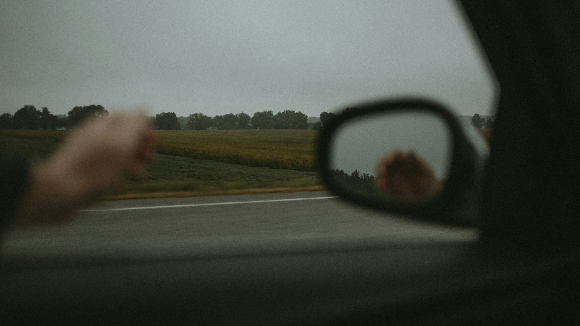 7. Baisser les vitres permet d'économiser plus de carburant que la climatisation