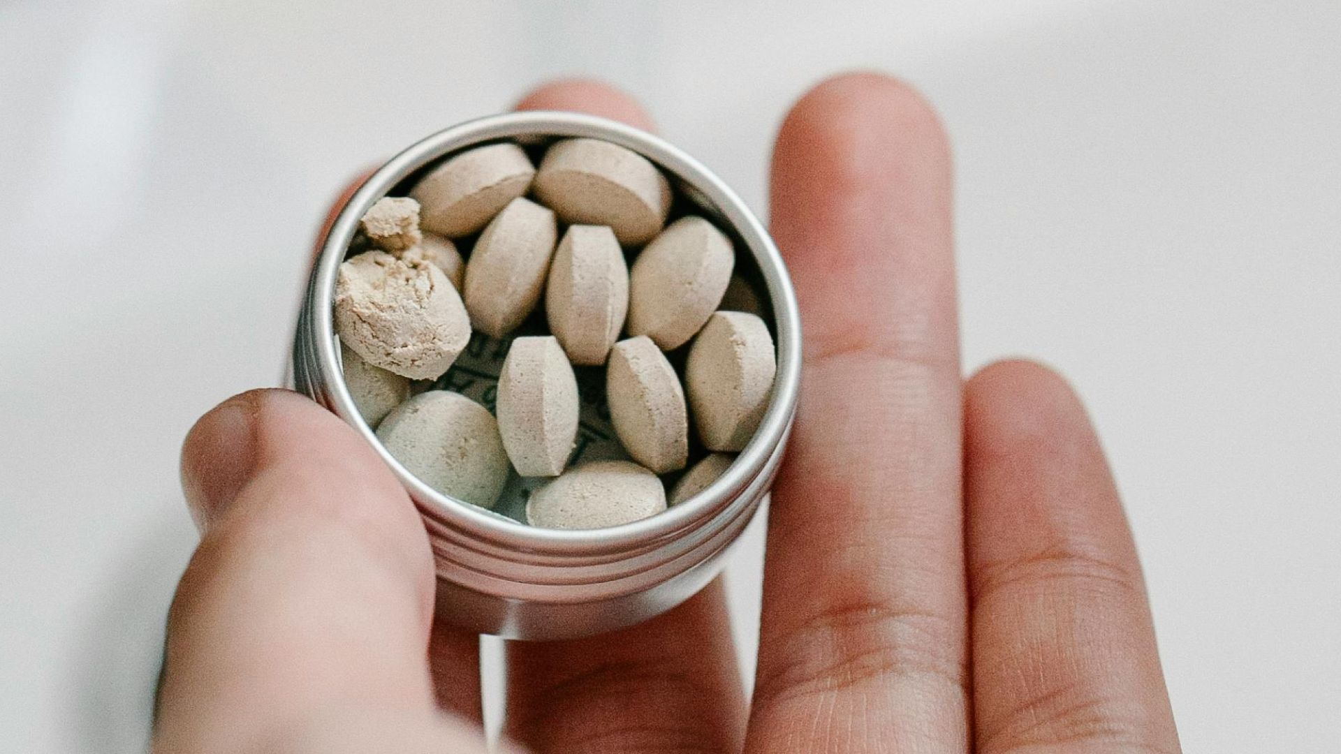 9. Pastilles ou recharges de dentifrice