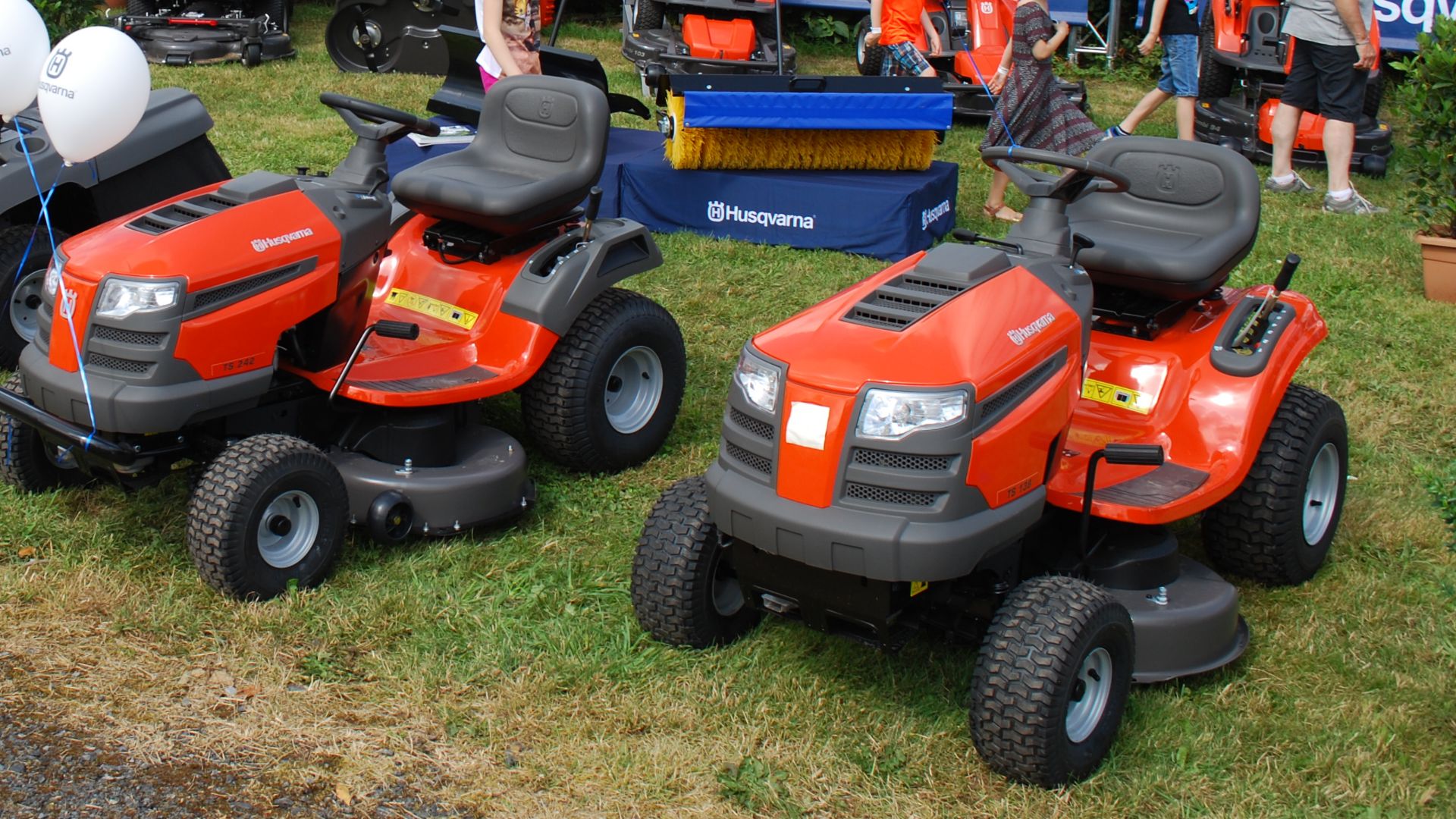6. Husqvarna LTH1738