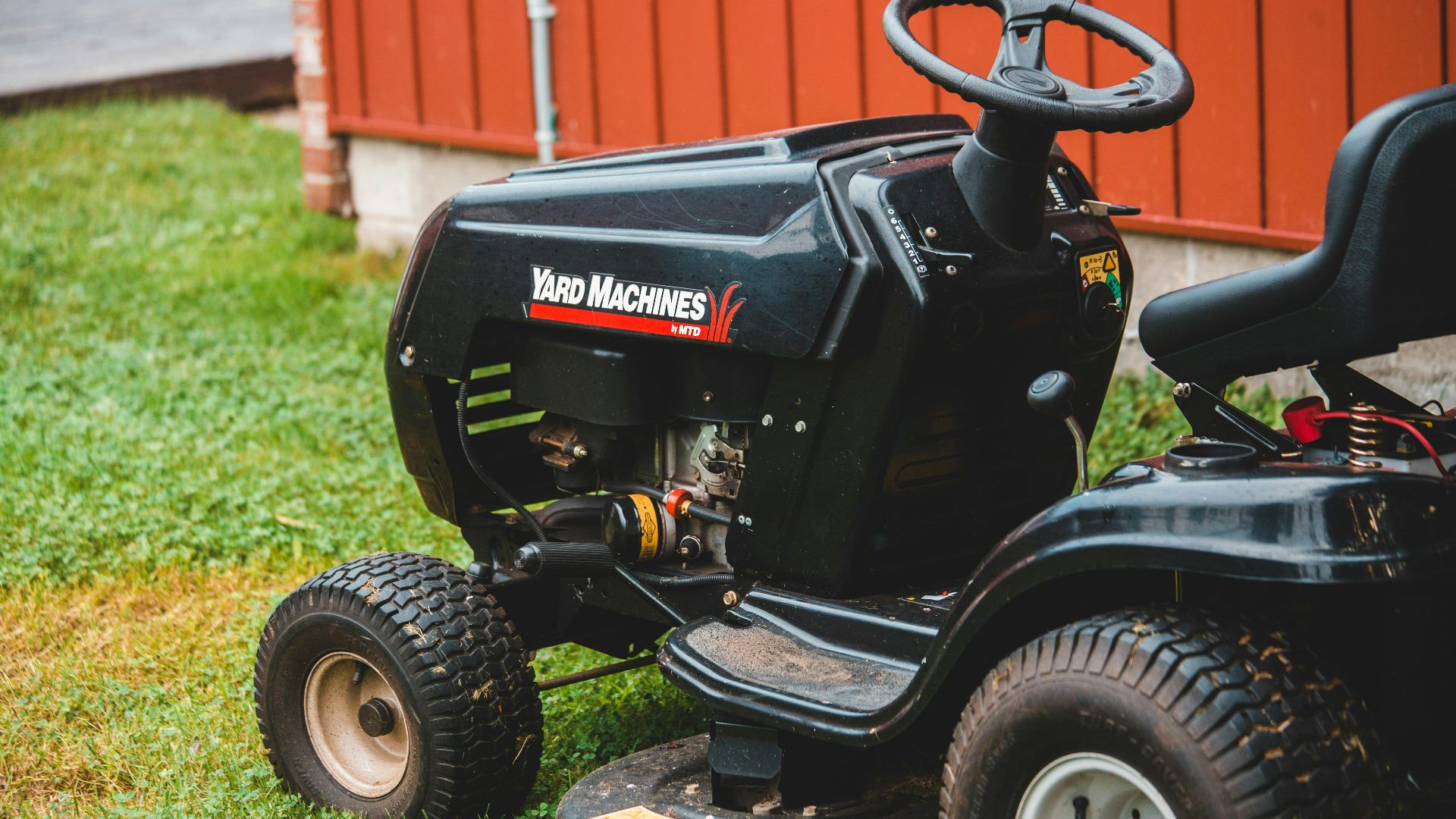 9. Yard Machines 42 pouces