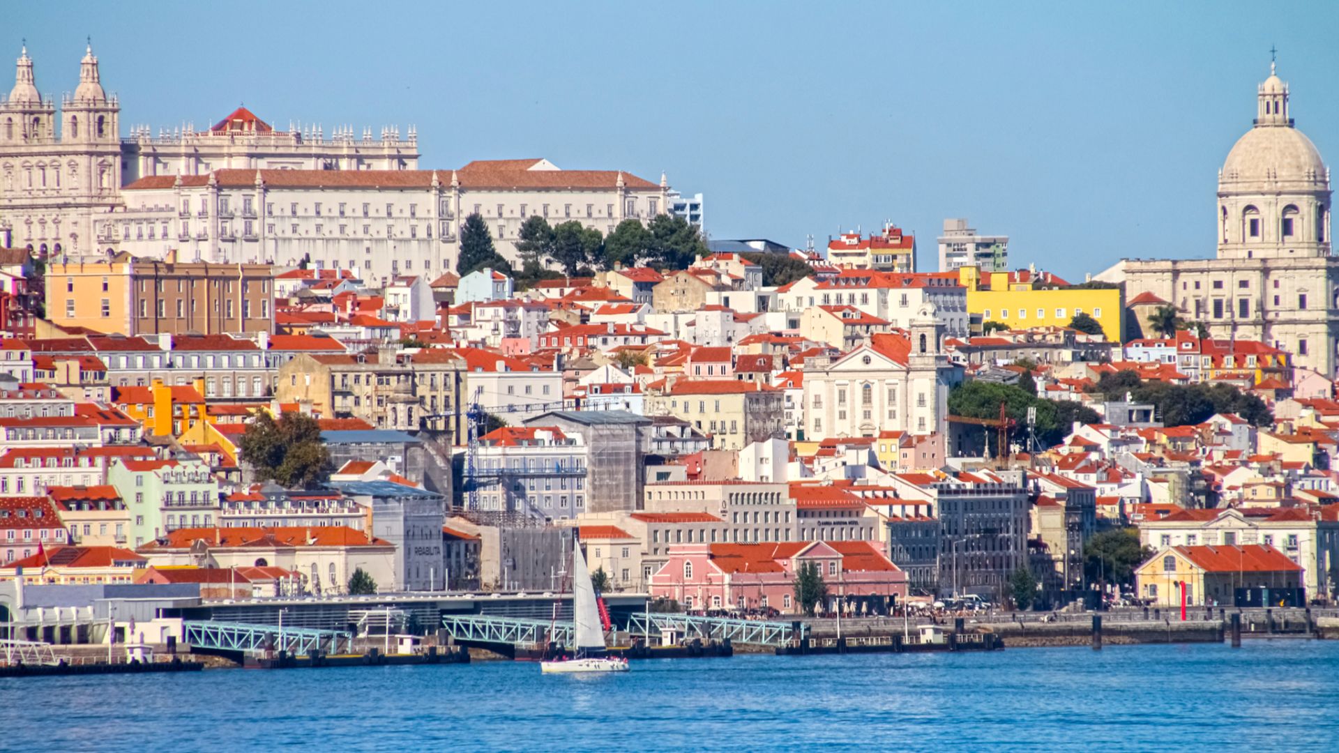 8. Portugal (2,9)
