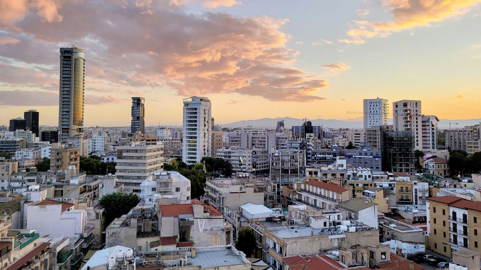 7. Chypre (8,9)