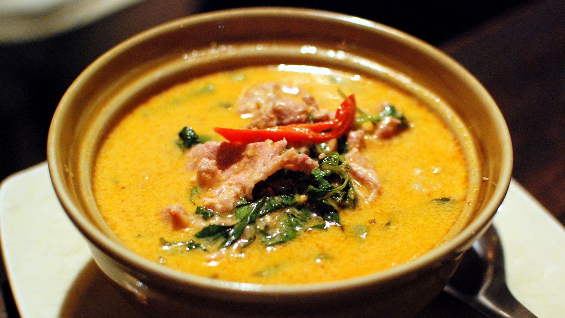 10. Gaeng Daeng