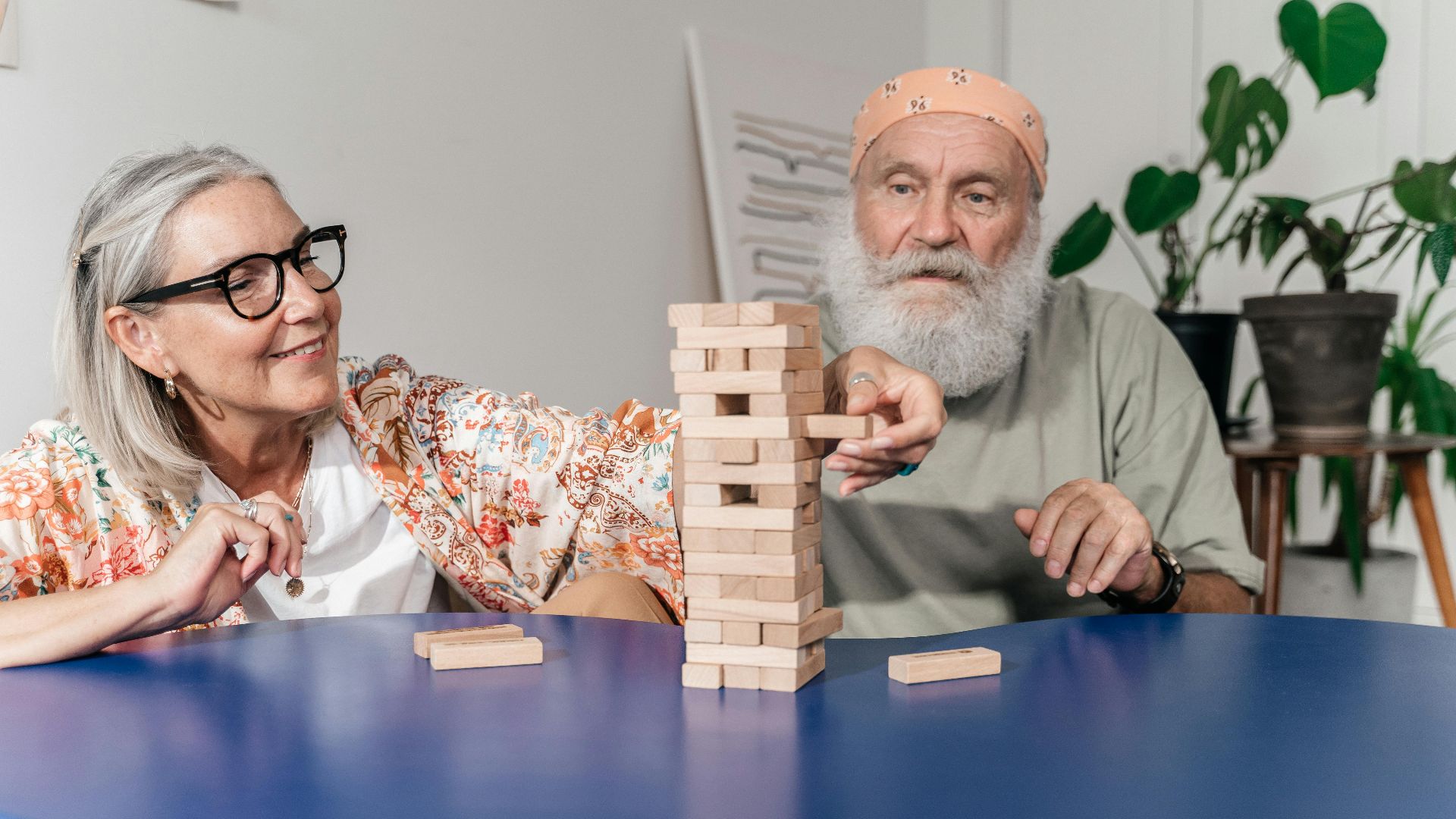 12. Organisez une soirée jeux de société avec des enjeux ridicules