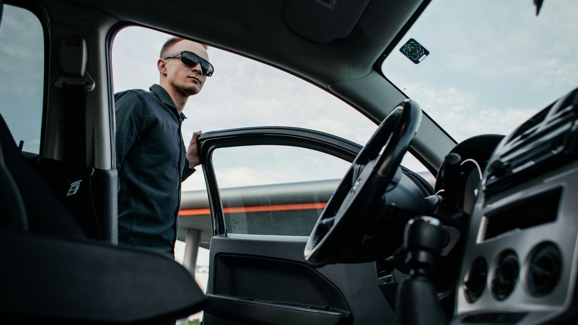 9. Pilote d'essai automobile