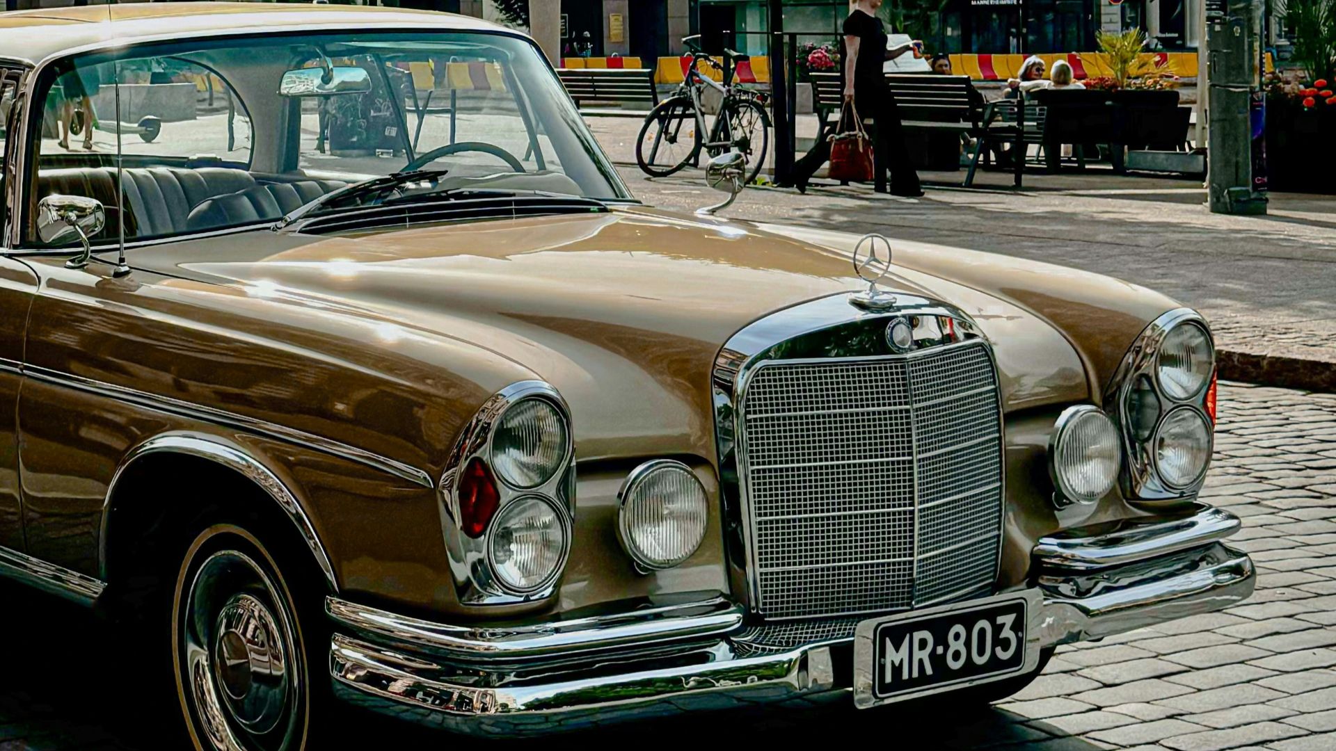 7. Mercedes-Benz W113 Pagoda