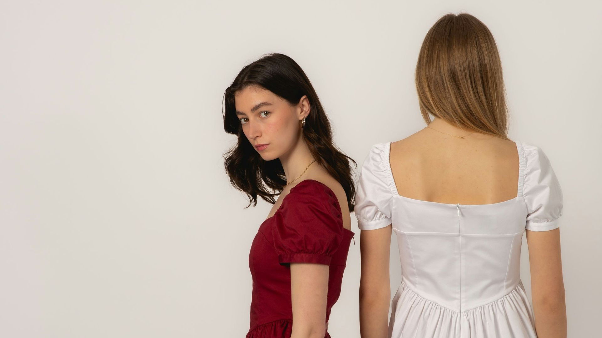 9. La robe à encolure carrée